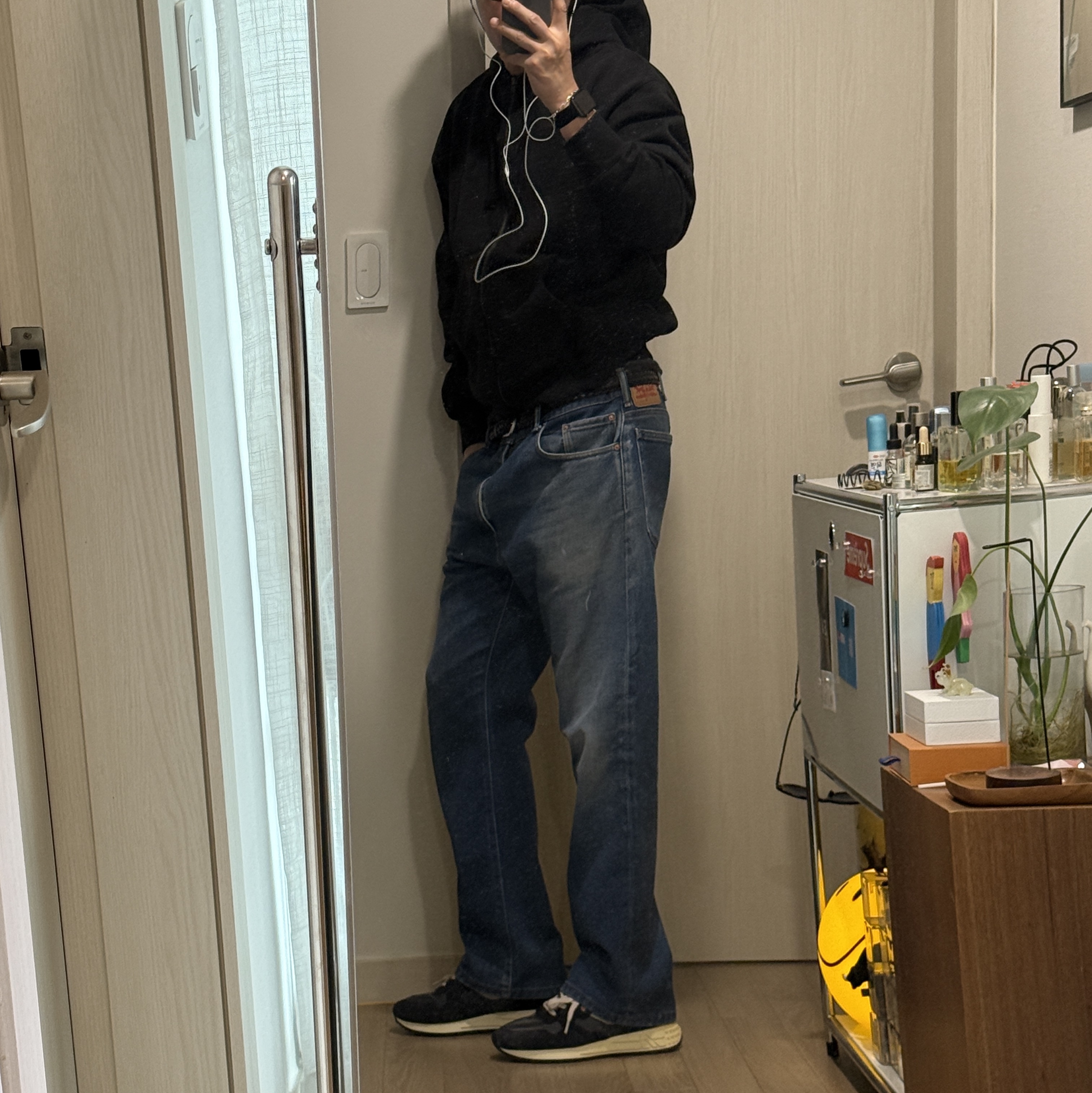 Autry Reelwind Low Nylon Suede Sneakers Black 착용 스타일 - 2