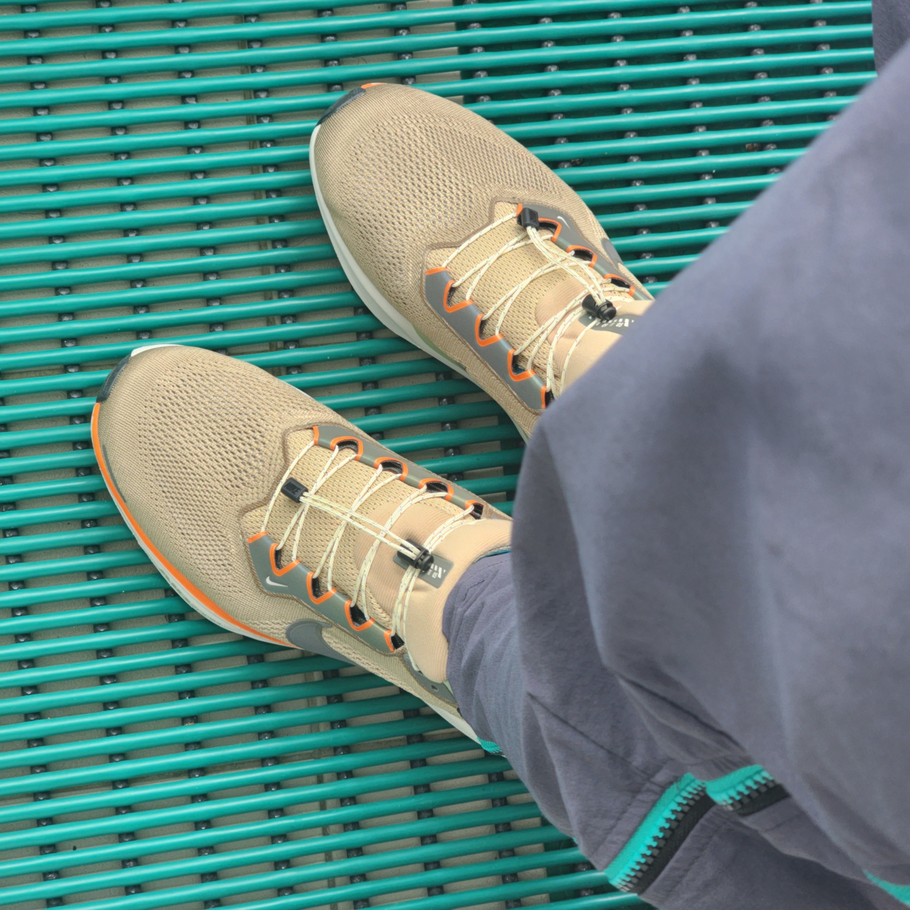 Nike Pegasus 41 Premium Neutral Olive Parachute Beige 착용 스타일 - 1