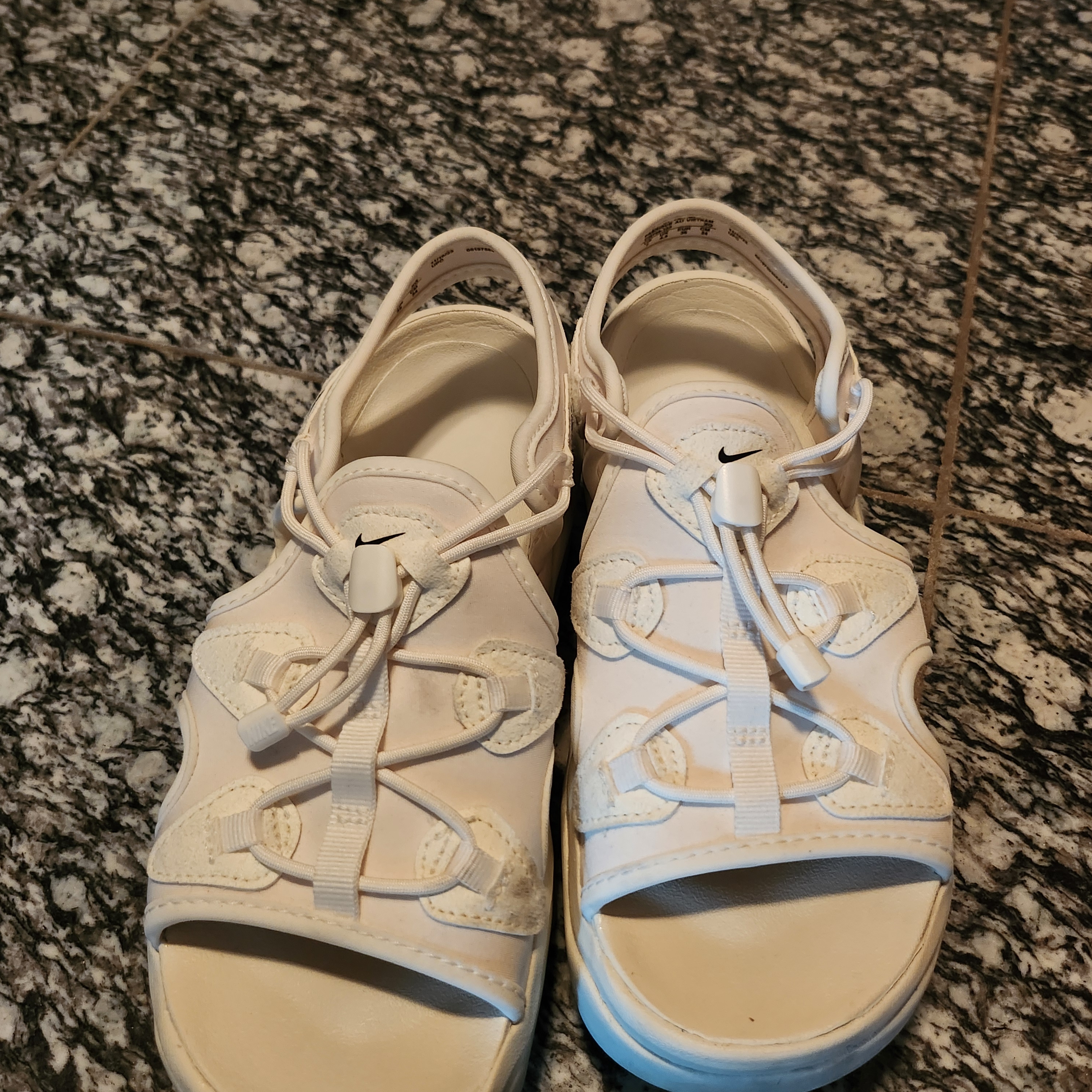 (W) Nike Air Max Koko Sandal Sail 착용 스타일