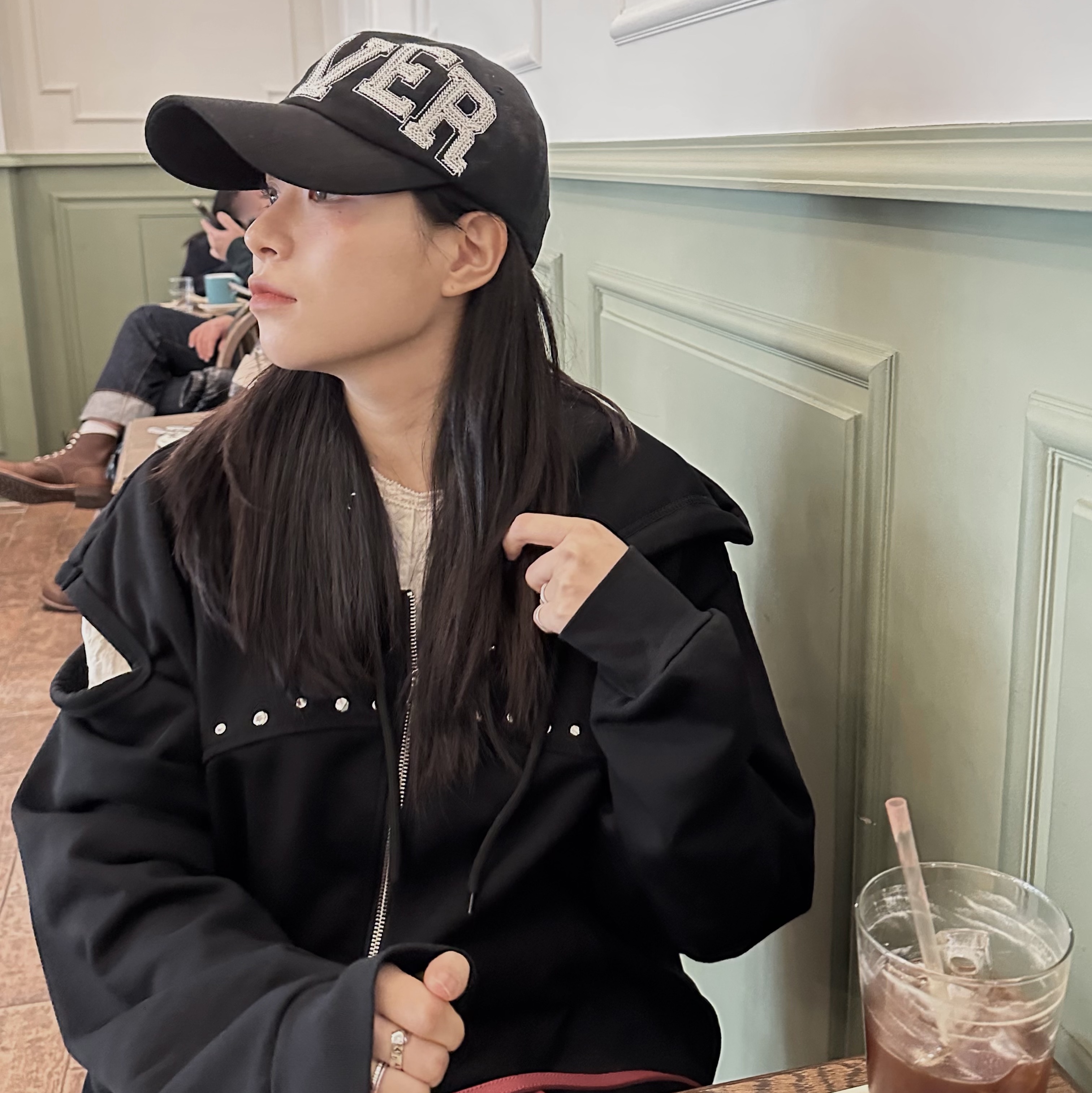 PACOSPLY Lover E3 Cap Black 착용 스타일 - 1