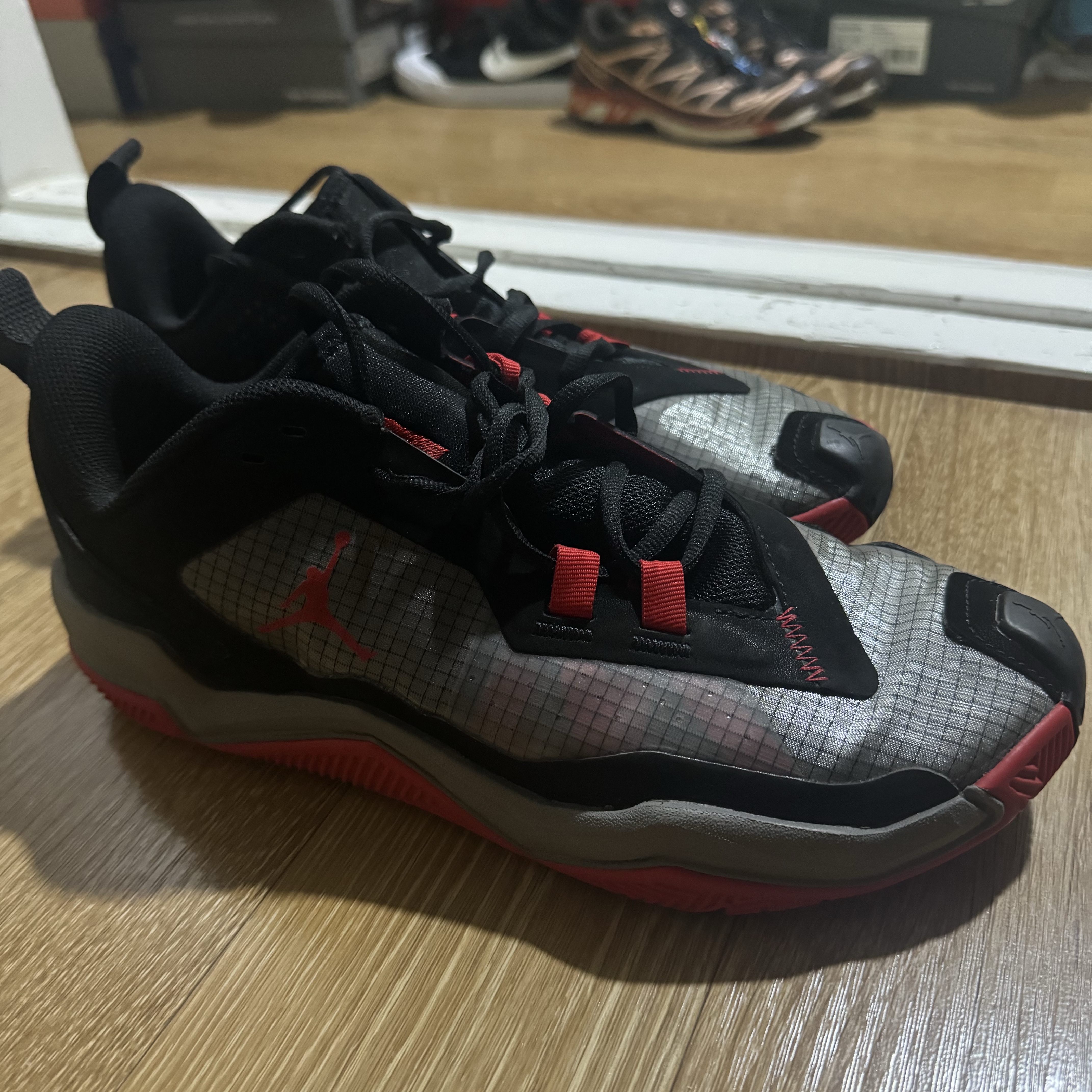 Jordan One Take 4 PF Black Red 착용 스타일 - 2