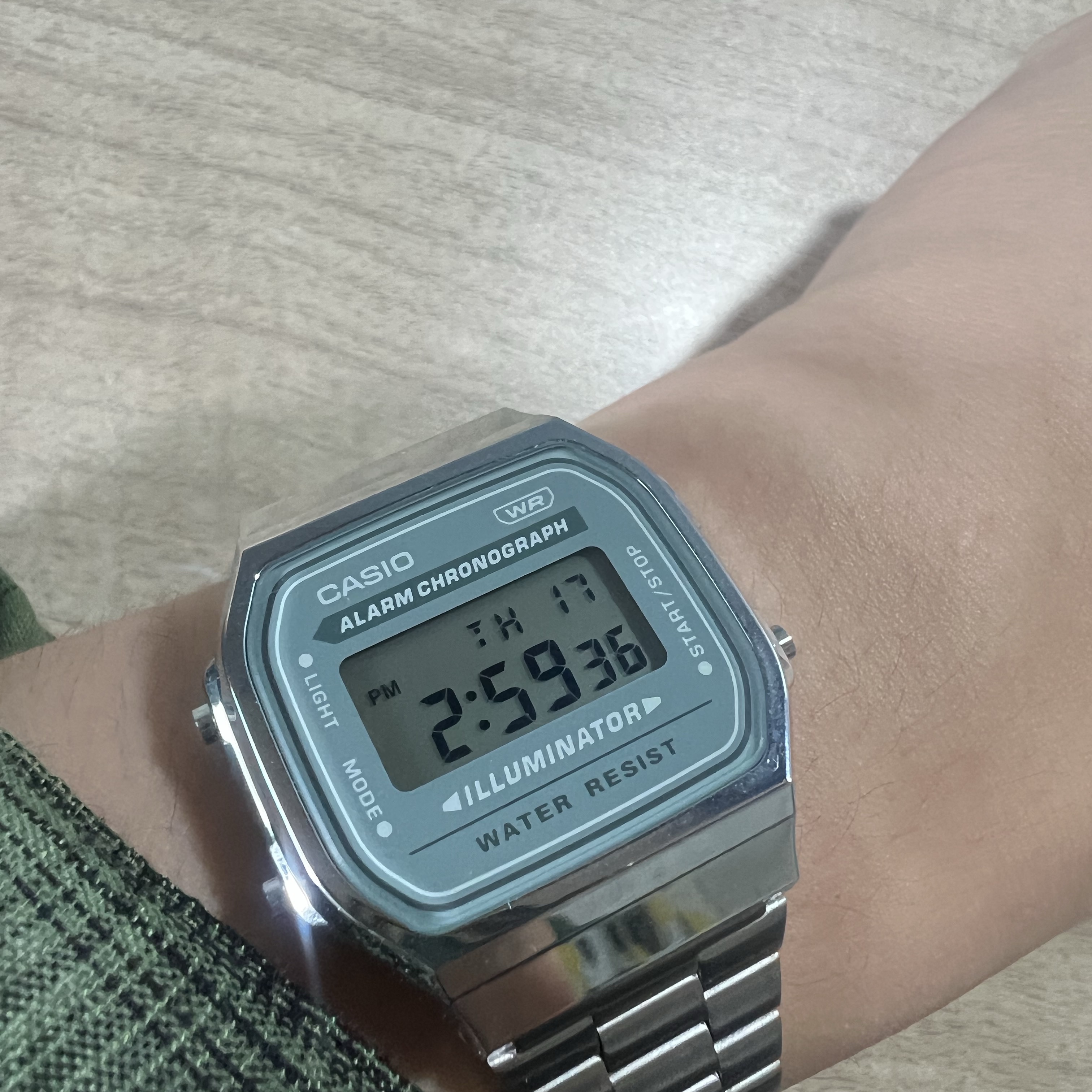 Casio A-168WA-3 착용 스타일
