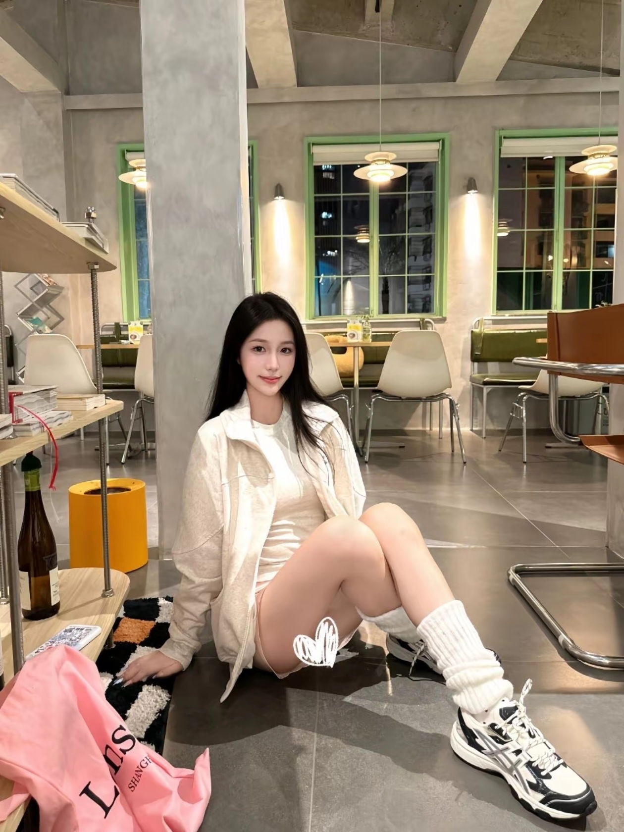 아식스 젤 누노비키 크림 다크 올리브 착용 스타일 - 2