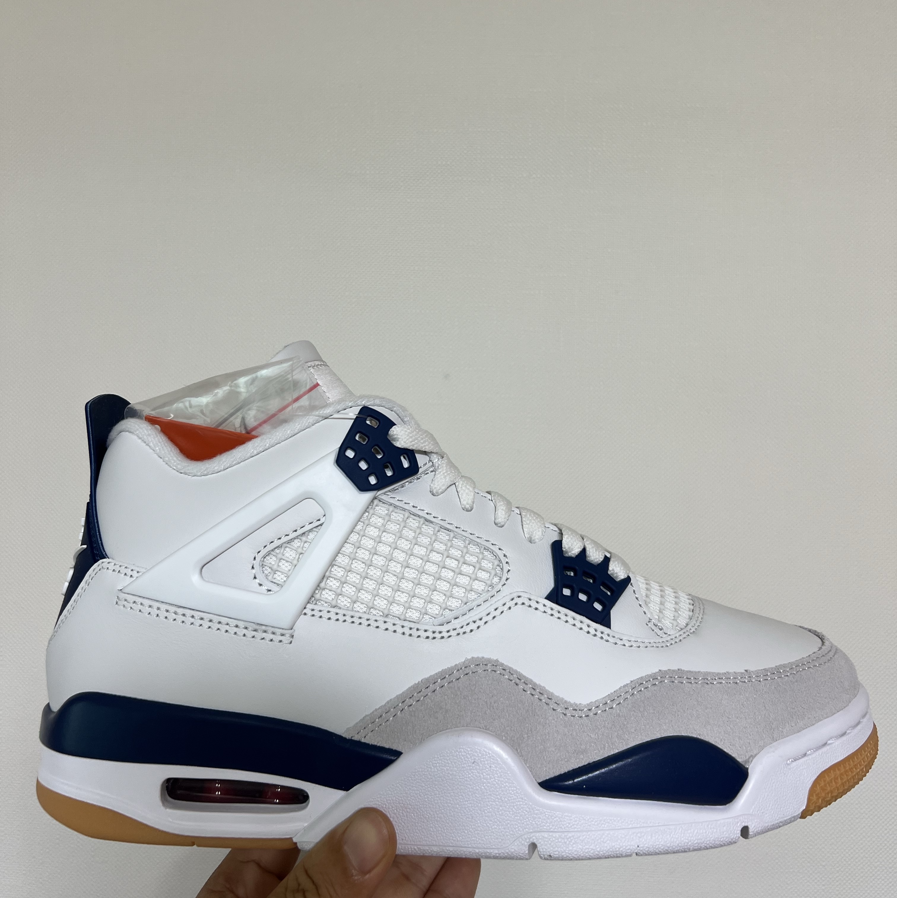 Jordan 4 x Nike SB Retro SP Navy 착용 스타일 - 1
