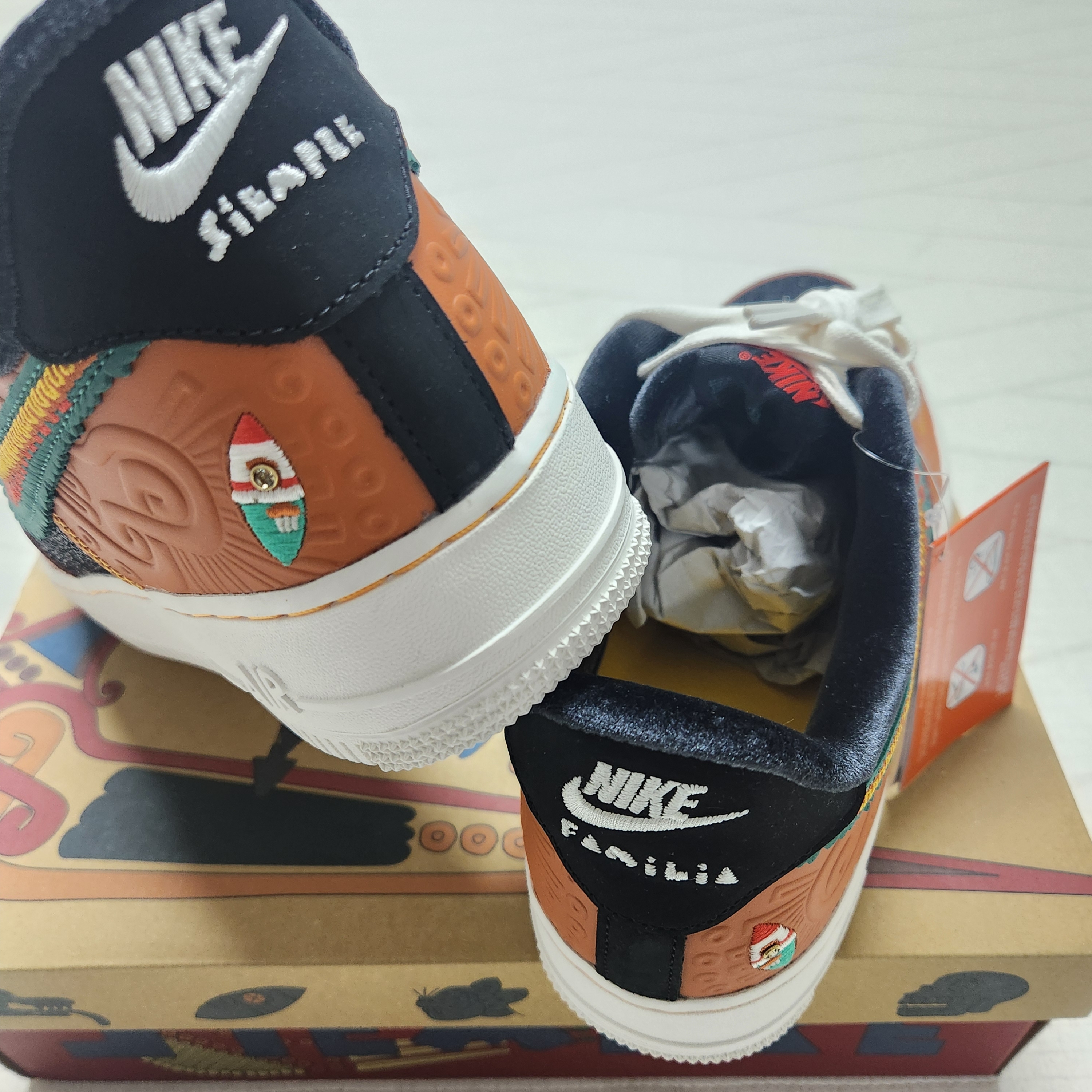 Nike Air Force 1 '07 LX Siempre Familia 착용 스타일 - 1