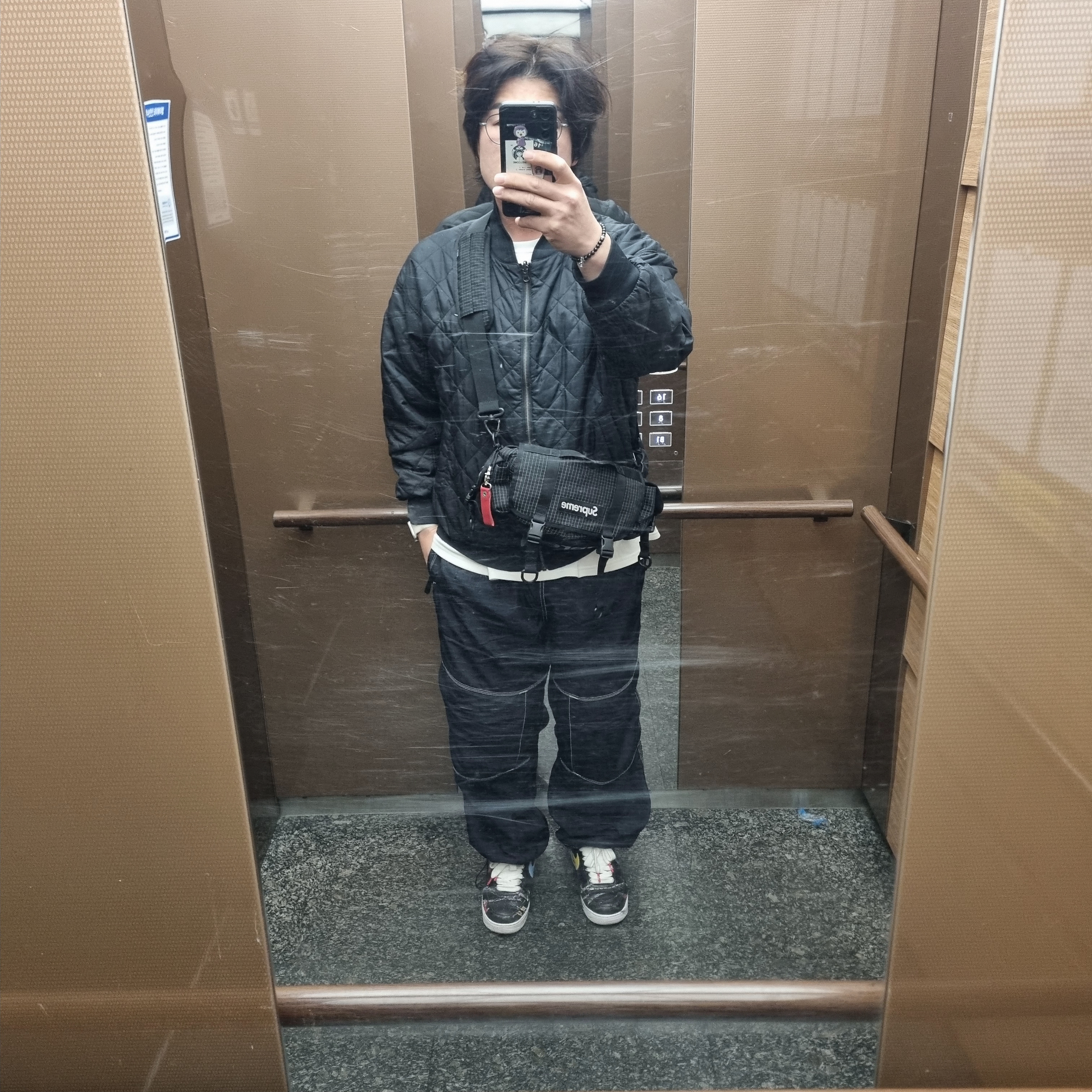 Supreme x Nike Ripstop Track Pants Black - 24SS, Supreme Mini Duffle Bag Black - 24SS 착용 스타일