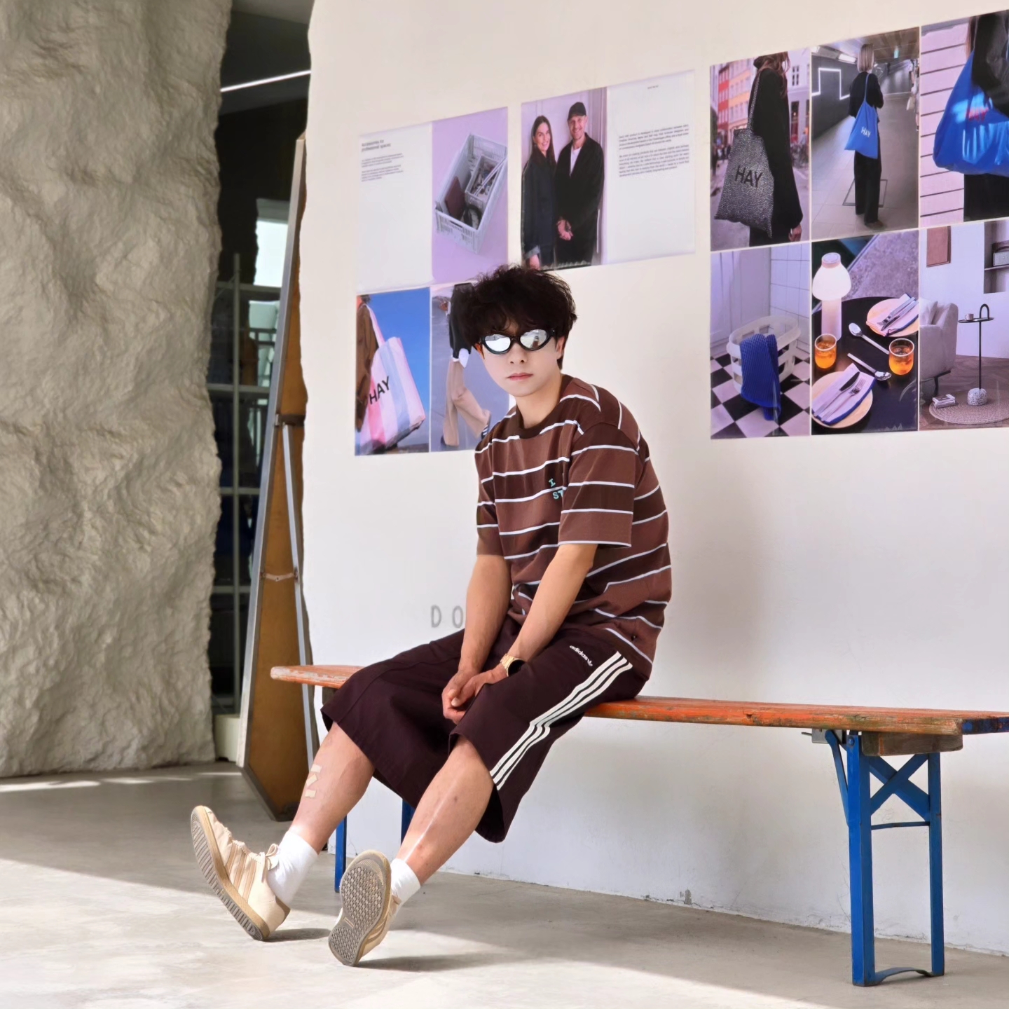 IAB Studio Striped T-Shirt Brown, Adidas Stadt Magic Beige 착용 스타일 - 6