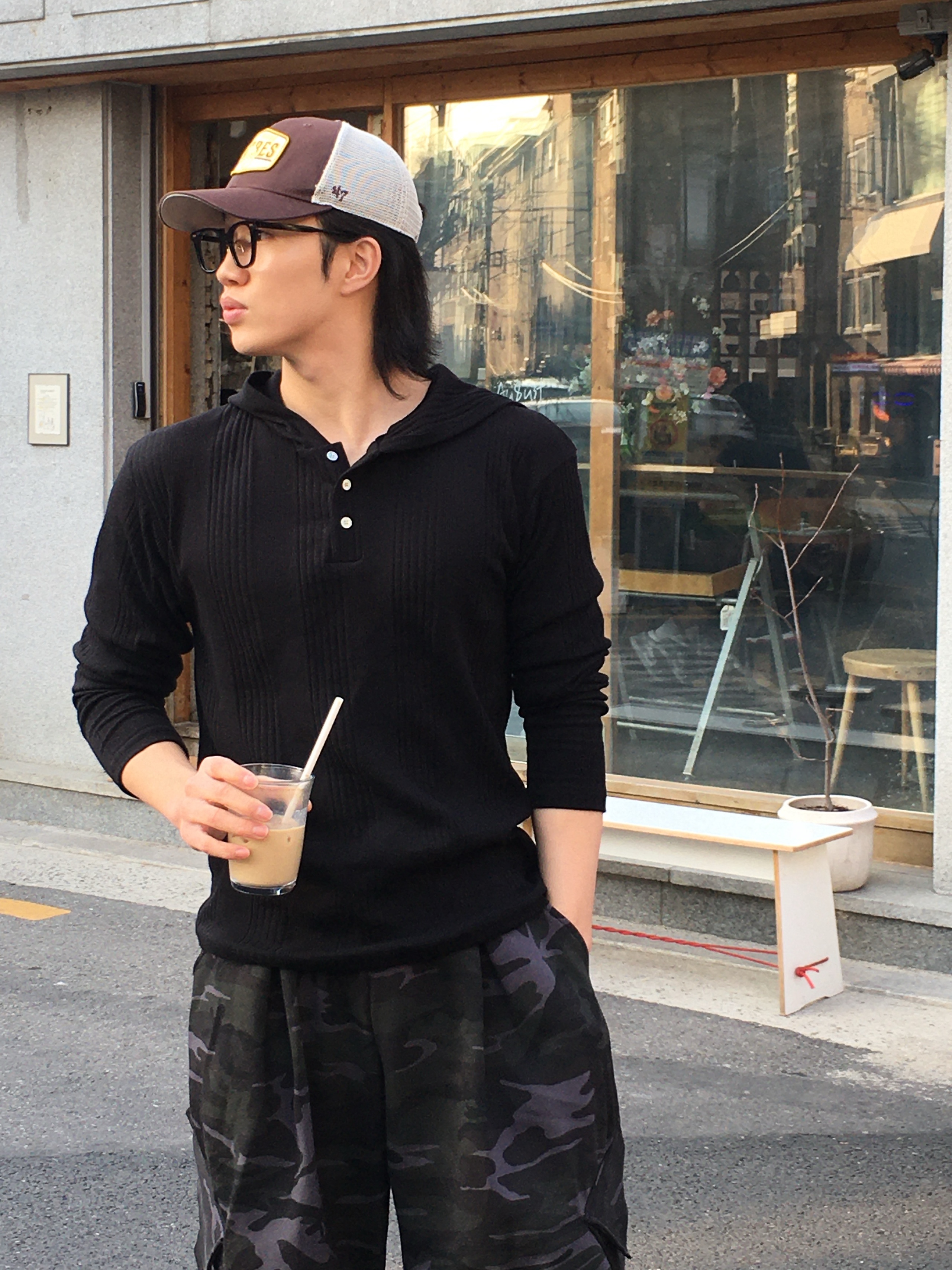 [6% 적립] NegativeThree Moley Tracking Sneakers Nut Brown 착용 스타일 - 2