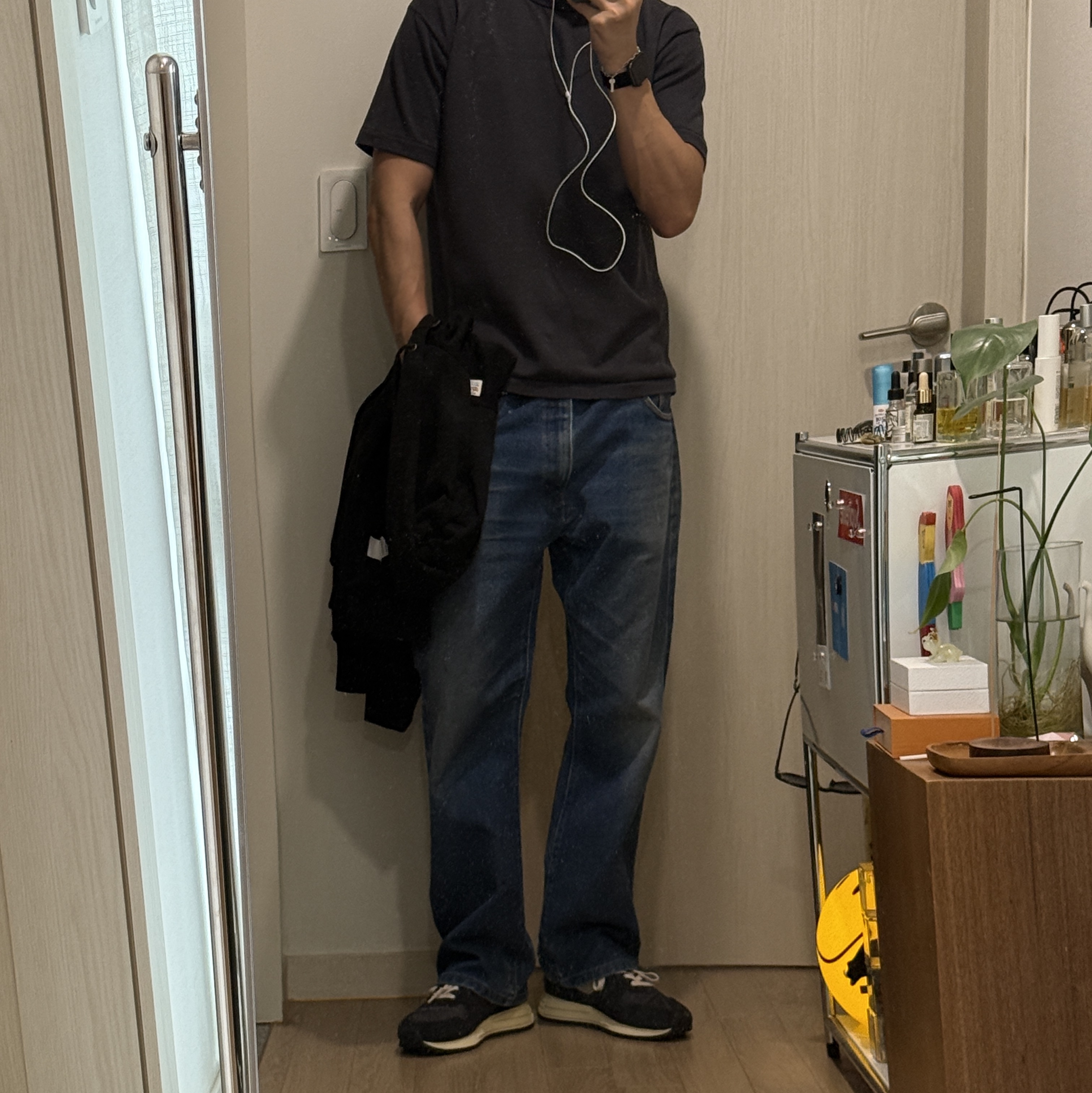 Autry Reelwind Low Nylon Suede Sneakers Black 착용 스타일 - 1