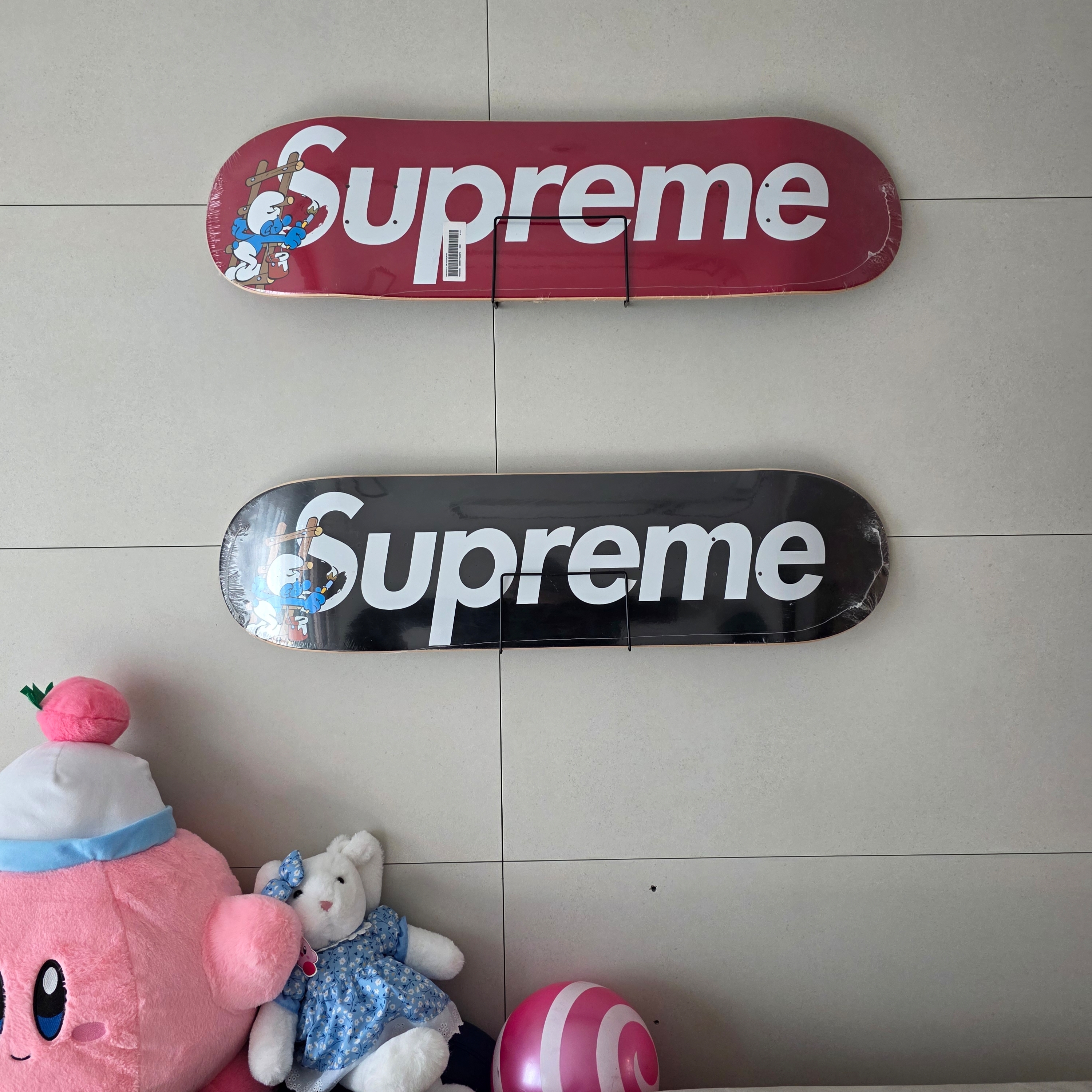 Supreme Smurf Skateboard Deck Red - 20FW 착용 스타일