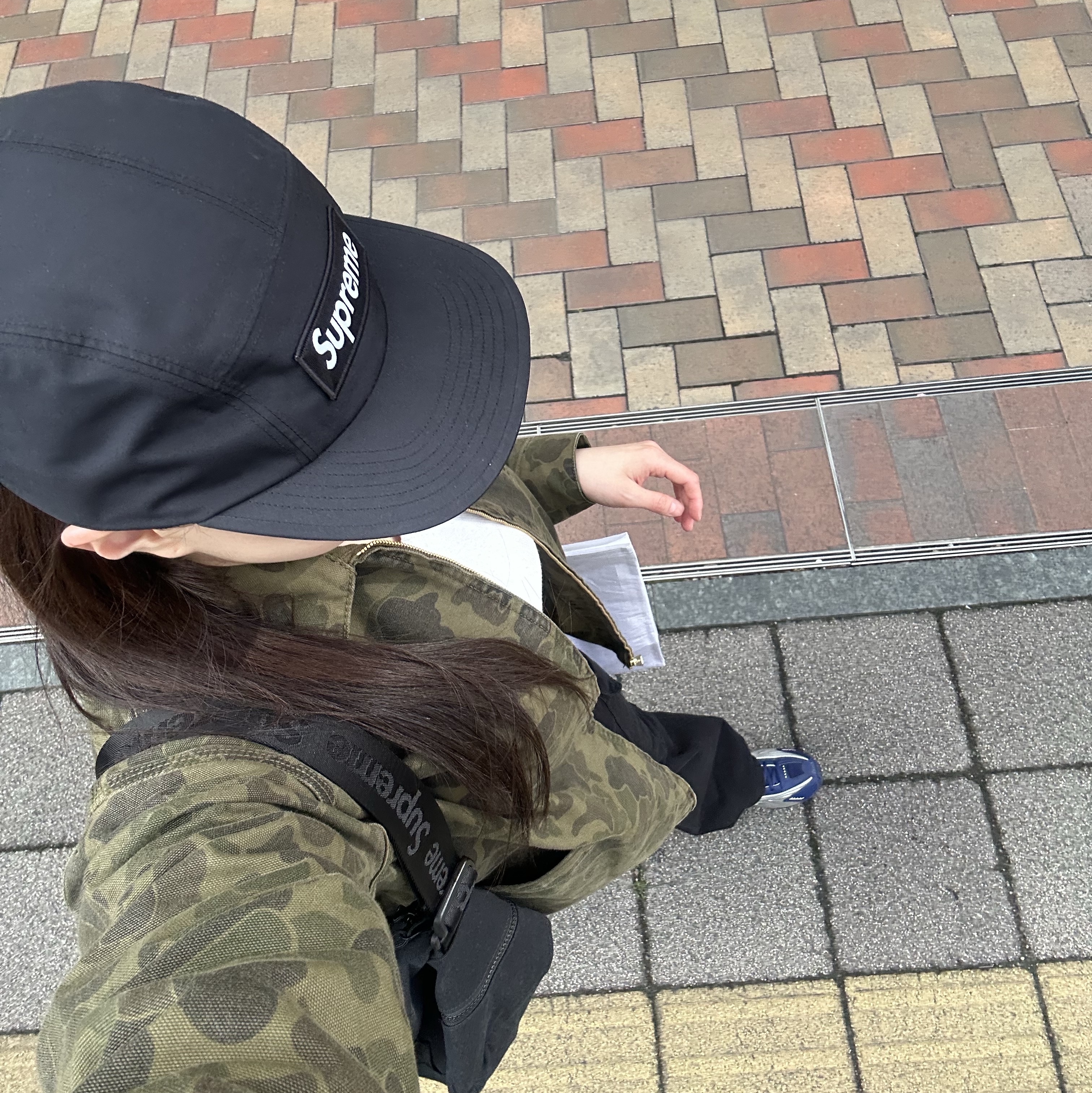Supreme Gore-Tex Camp Cap Black - 25SS, (W) Nike Shox R4 Blue Void Metallic Silver 착용 스타일 - 1