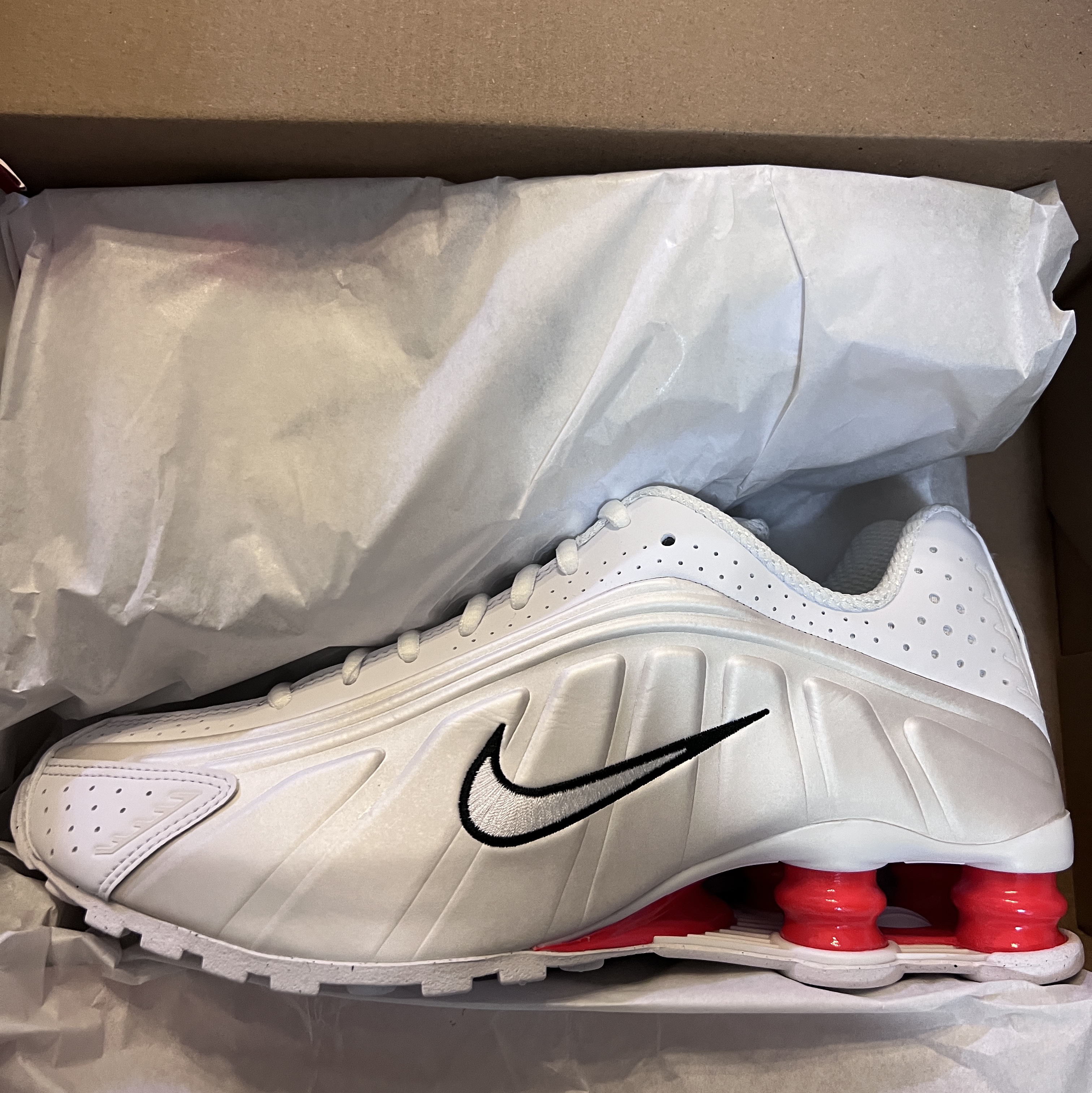 (W) Nike Shox R4 White Phantom 착용 스타일