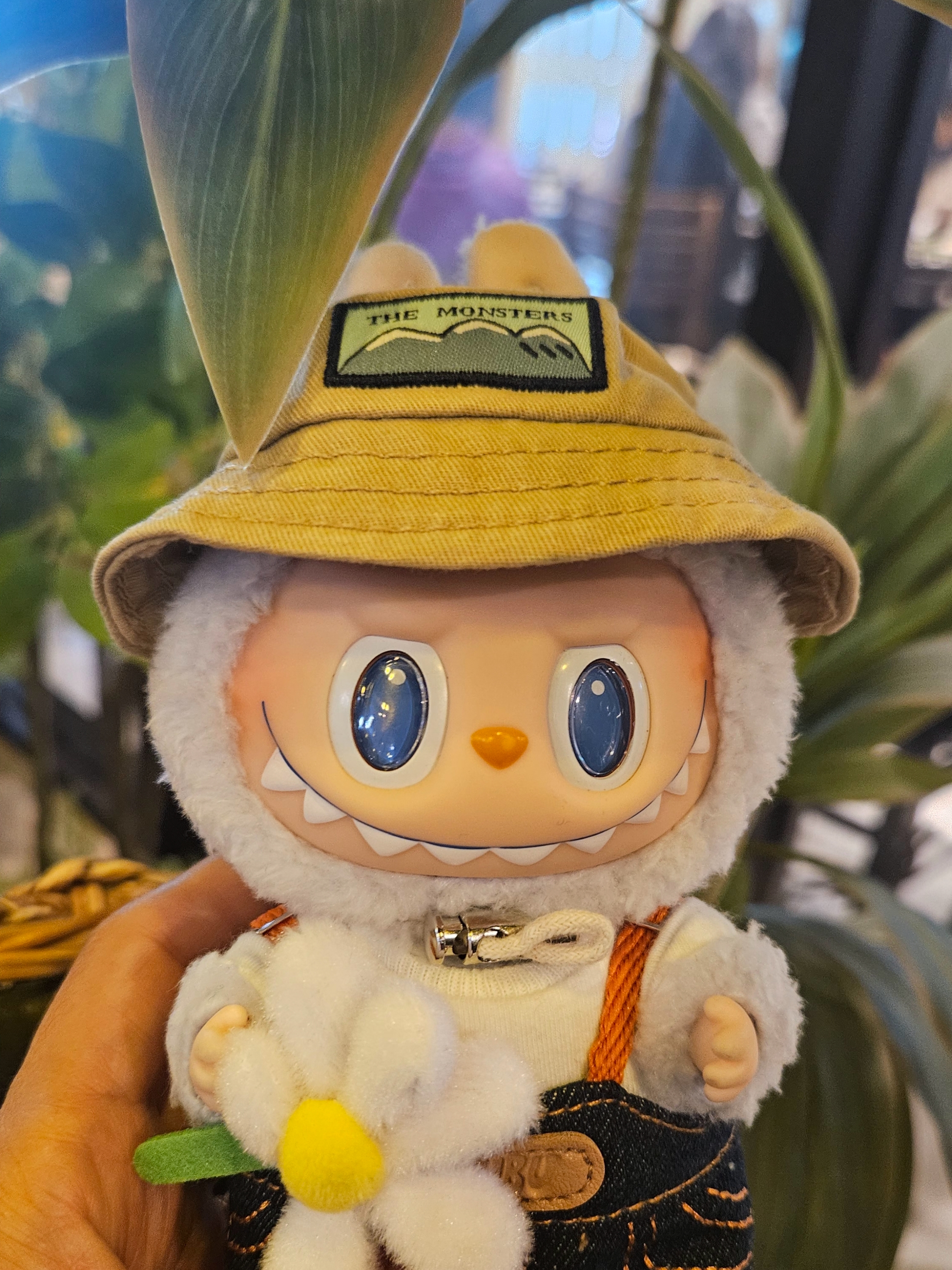 Pop Mart Fall In Wild Labubu Series Toy Keyring, Human Made Big Bandana #2 Navy 착용 스타일 - 1