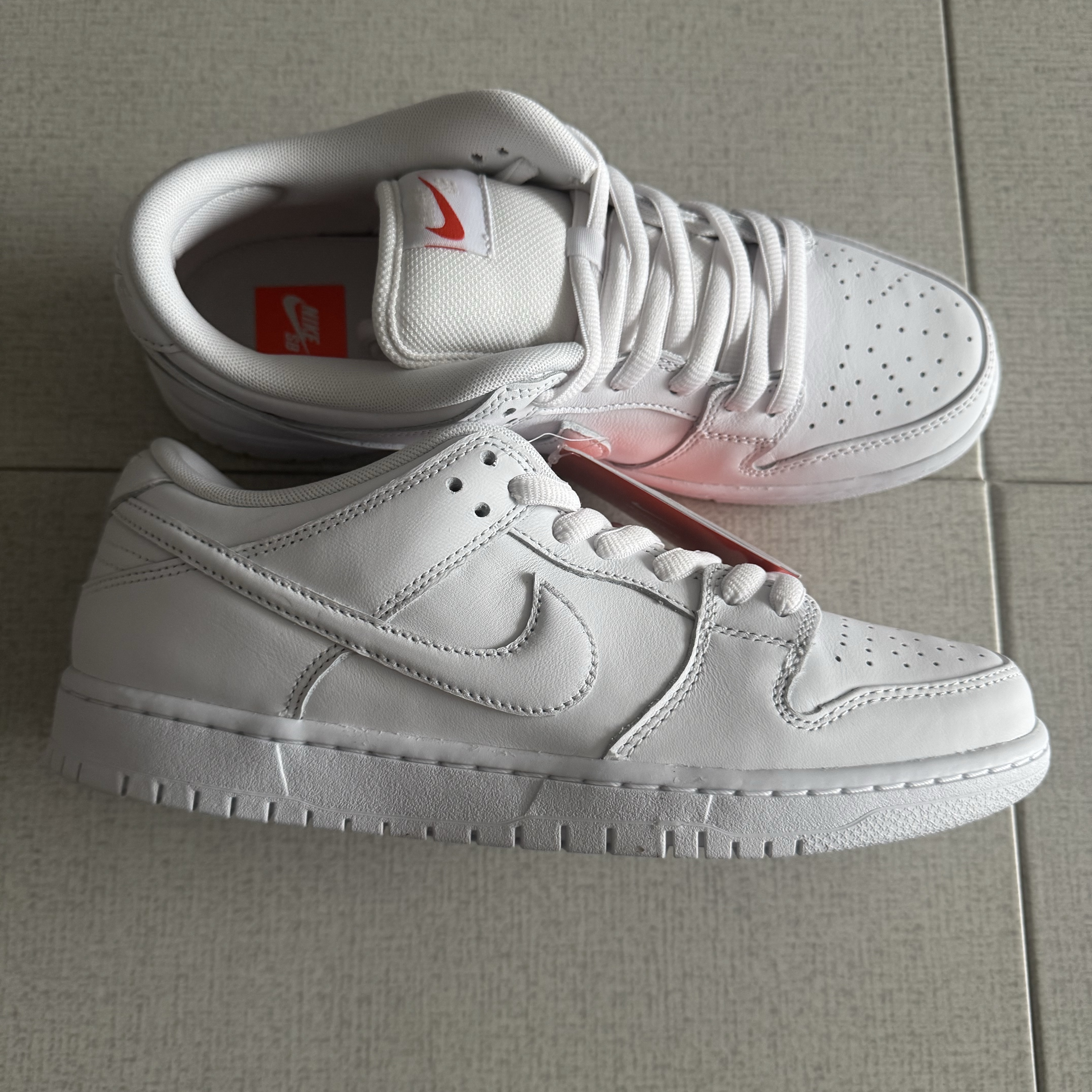 Nike SB Dunk Low Pro Triple White 착용 스타일