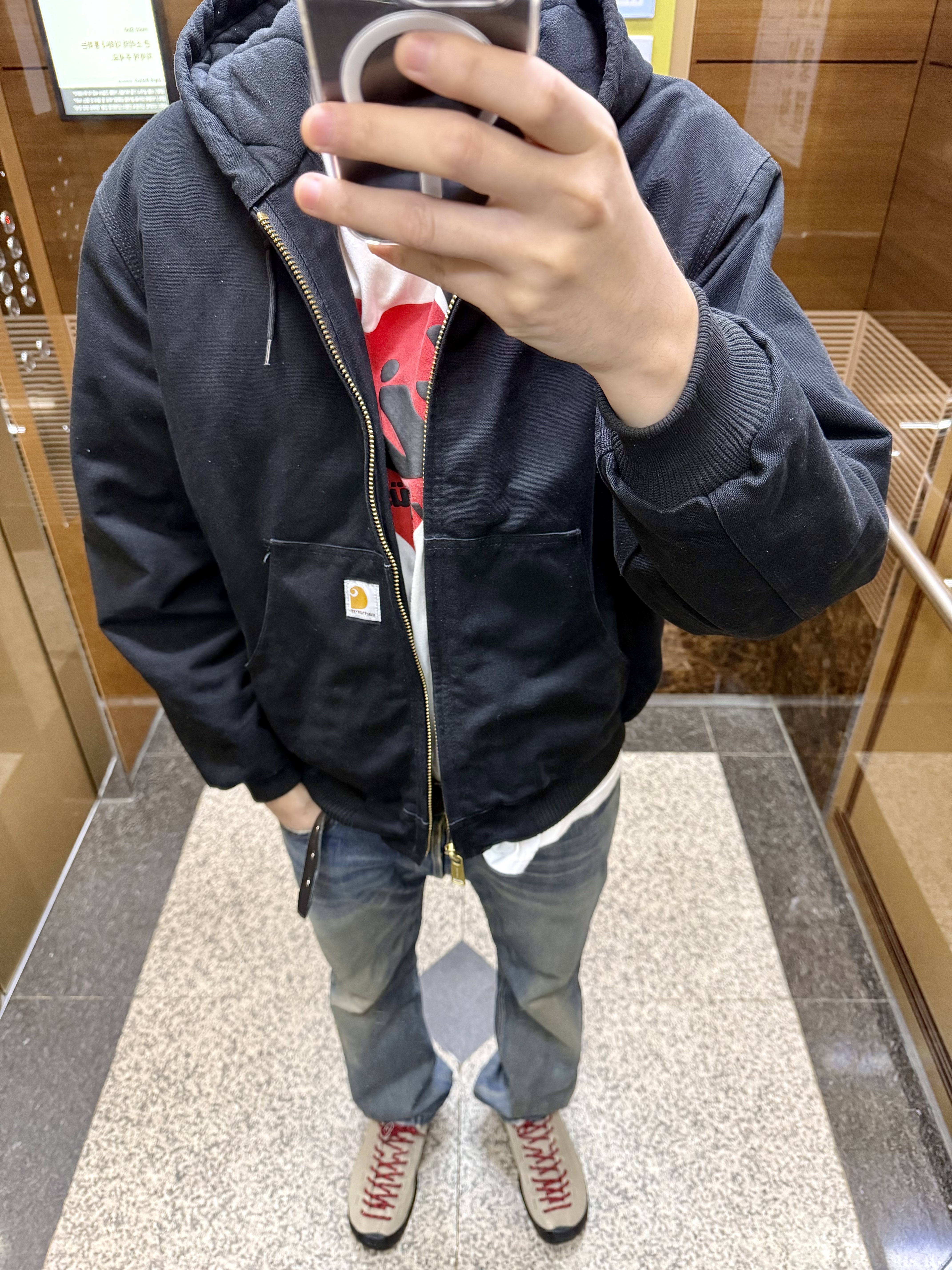 Keen Jasper Suede Sneakers Silver Mink, Carhartt WIP OG Active Jacket Black 착용 스타일 - 1