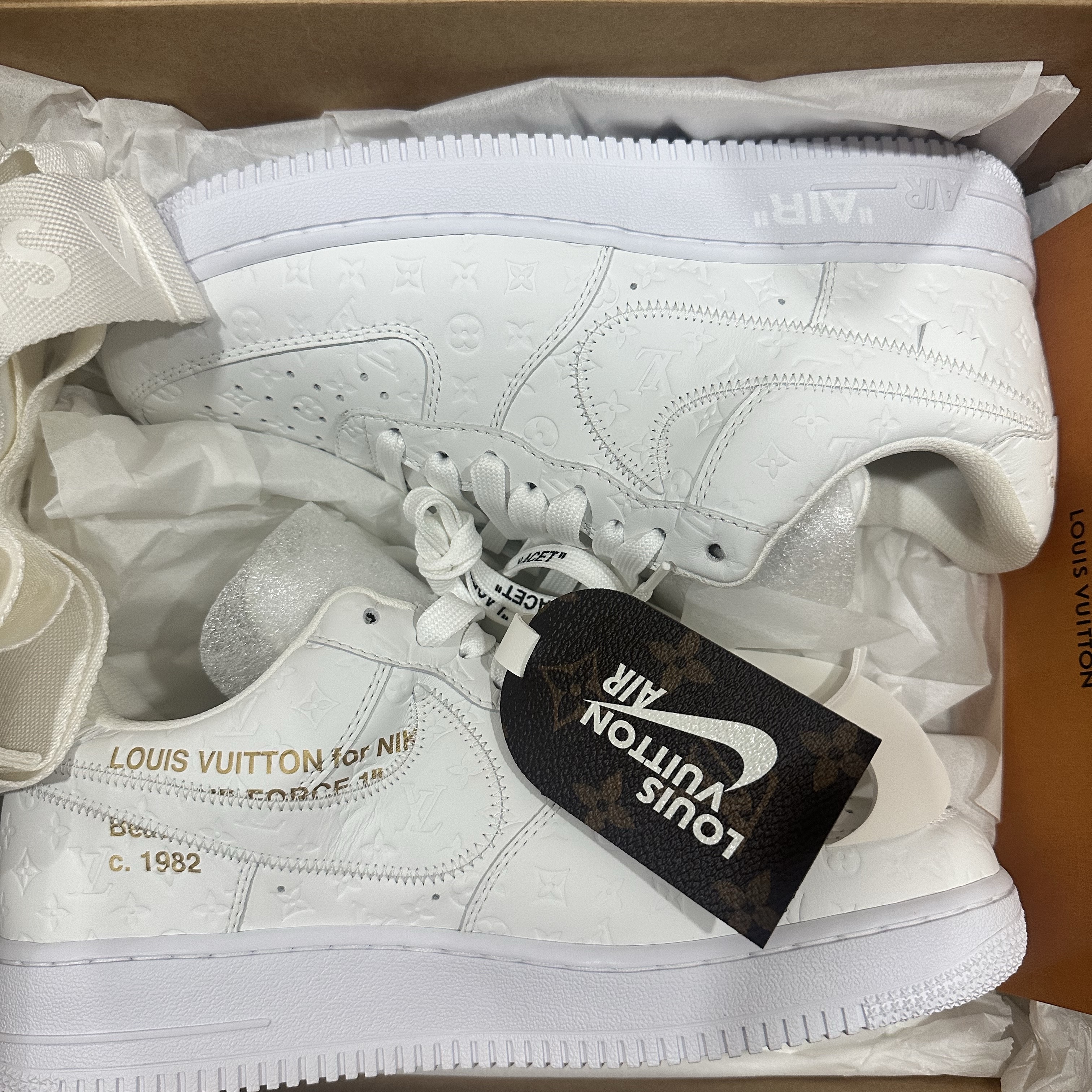 Louis Vuitton x Nike Air Force 1 Low by Virgil Abloh White 착용 스타일