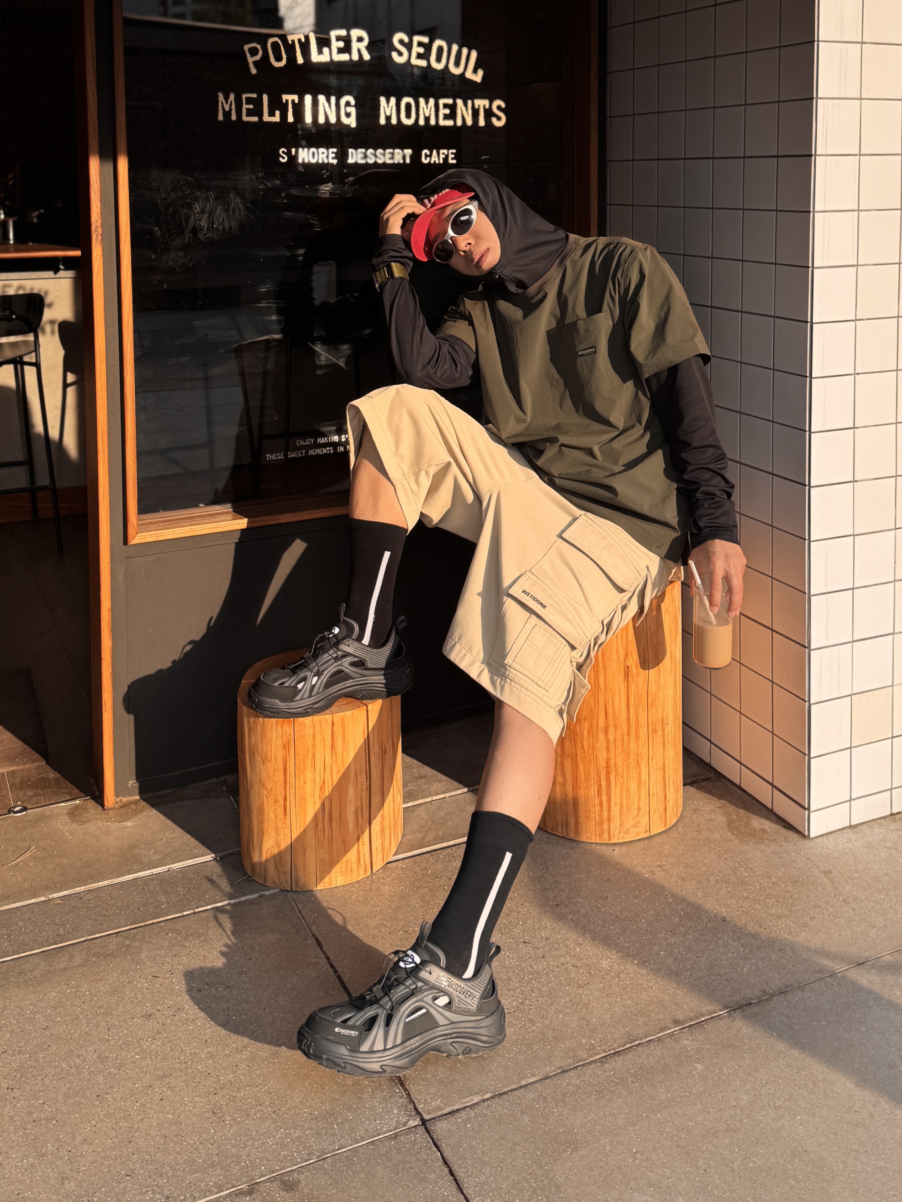 Oakley Eye Jacket Redux Silver Frame Prizm Black Polarized Lenses High Bridge Fit, moif x inapsquare City Dweller Parka Sand 착용 스타일 - 1