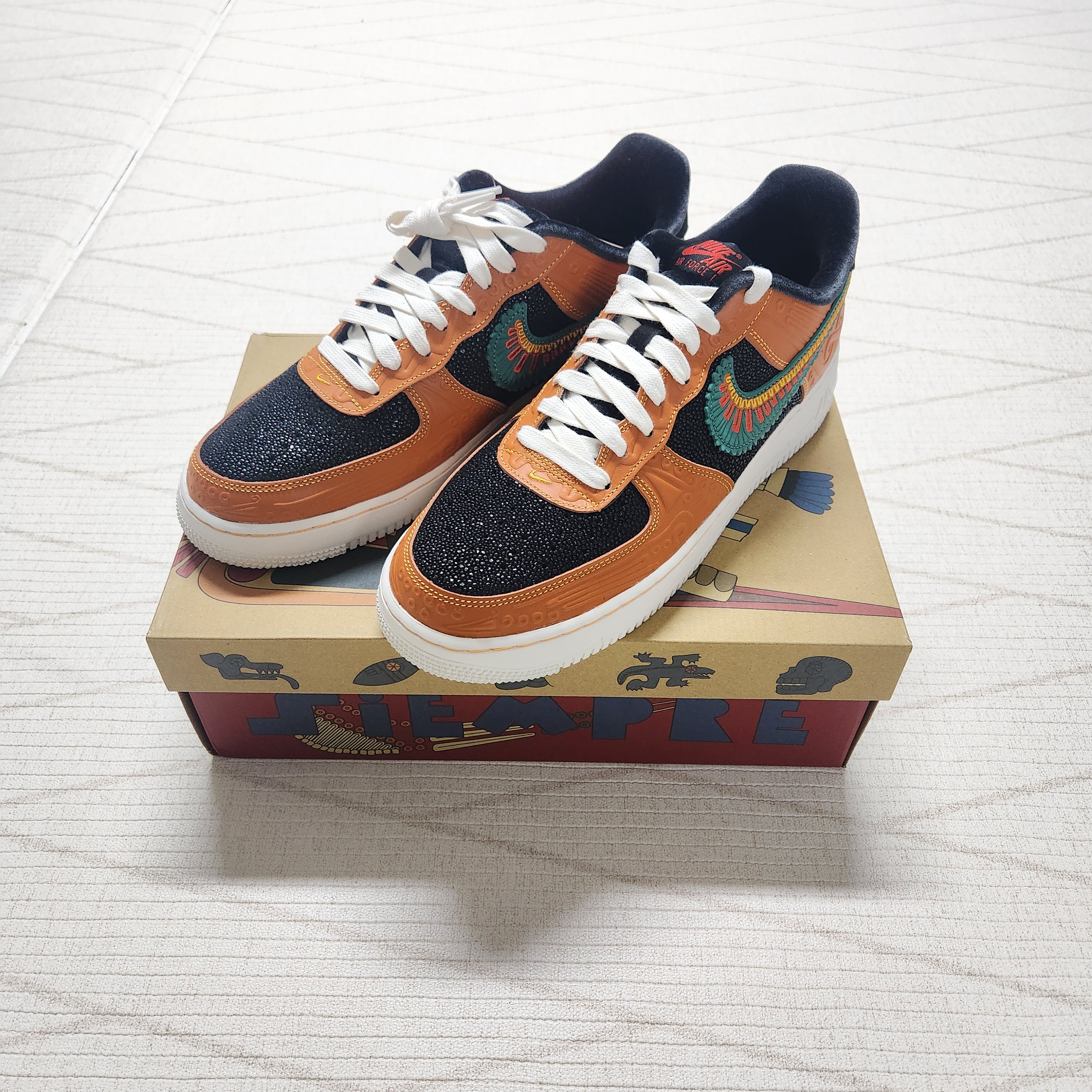 Nike Air Force 1 '07 LX Siempre Familia 착용 스타일 - 1