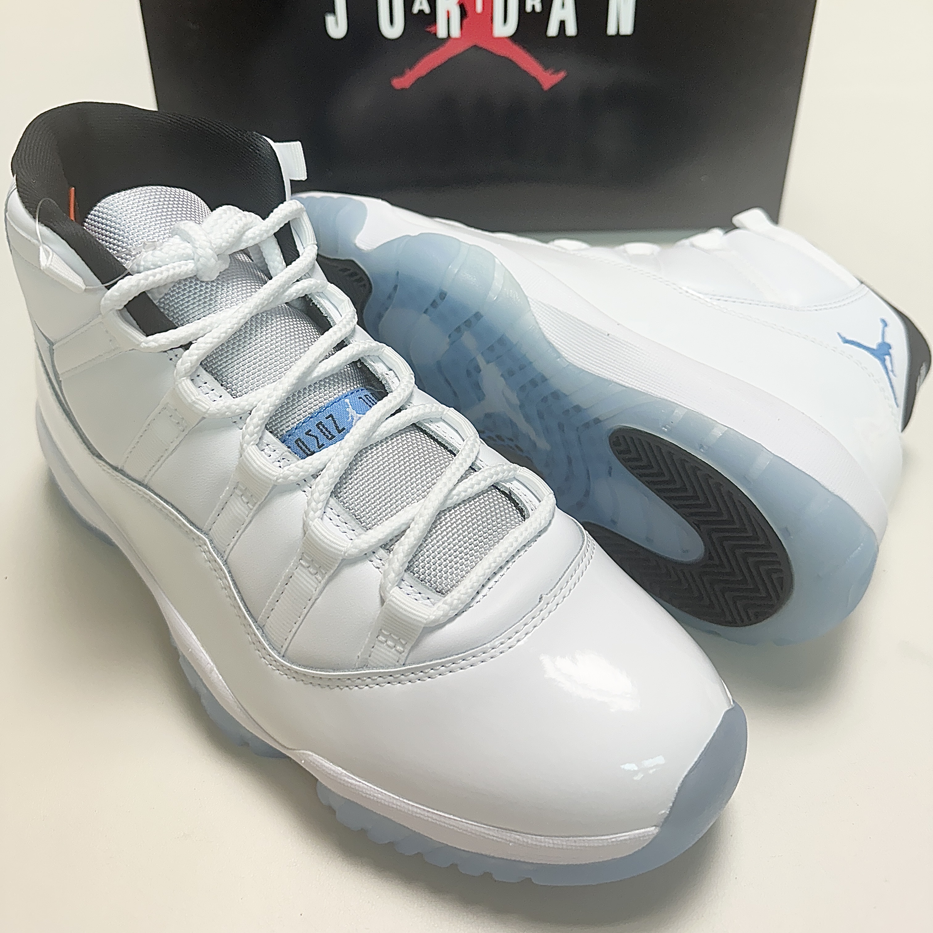 Jordan 11 Retro Legend Blue 2024 착용 스타일 - 5