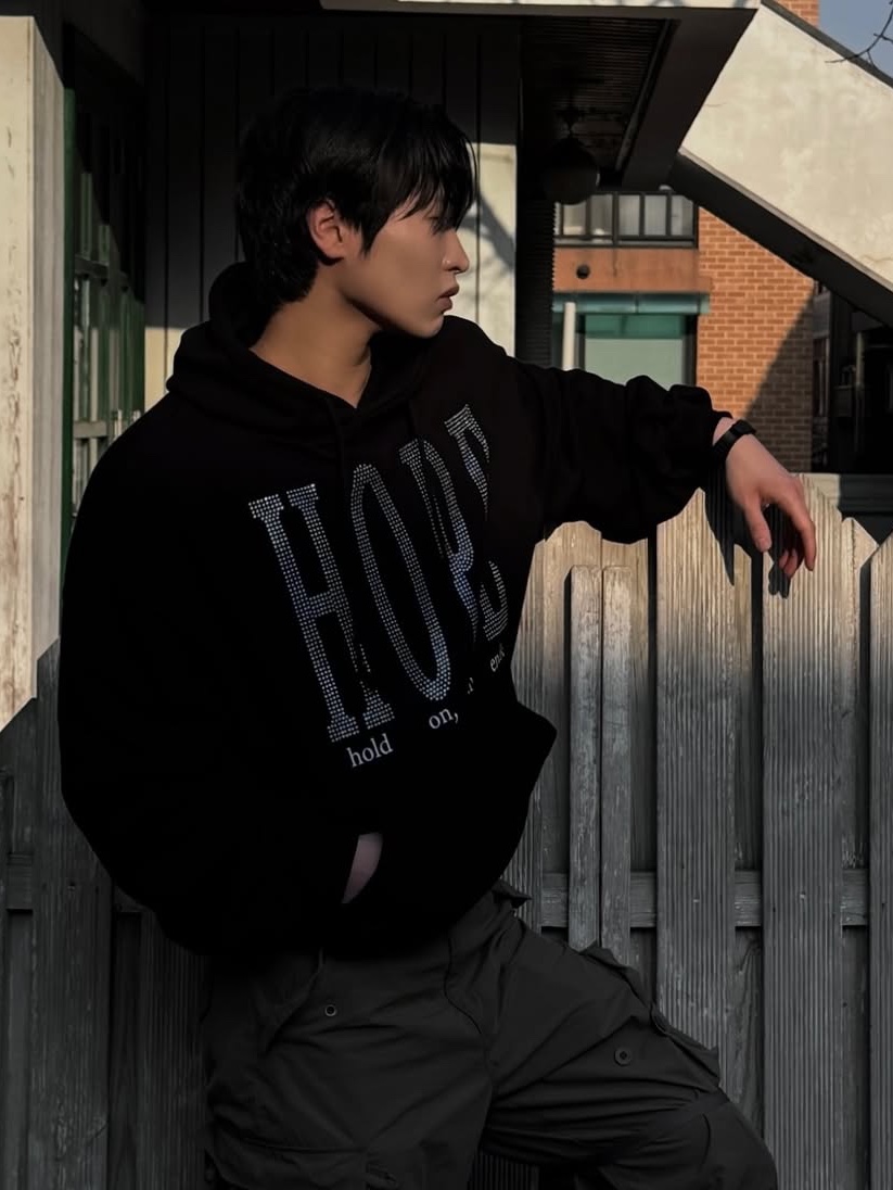 GRAILZ Pain Ends Hoodie Black 착용 스타일 - 2