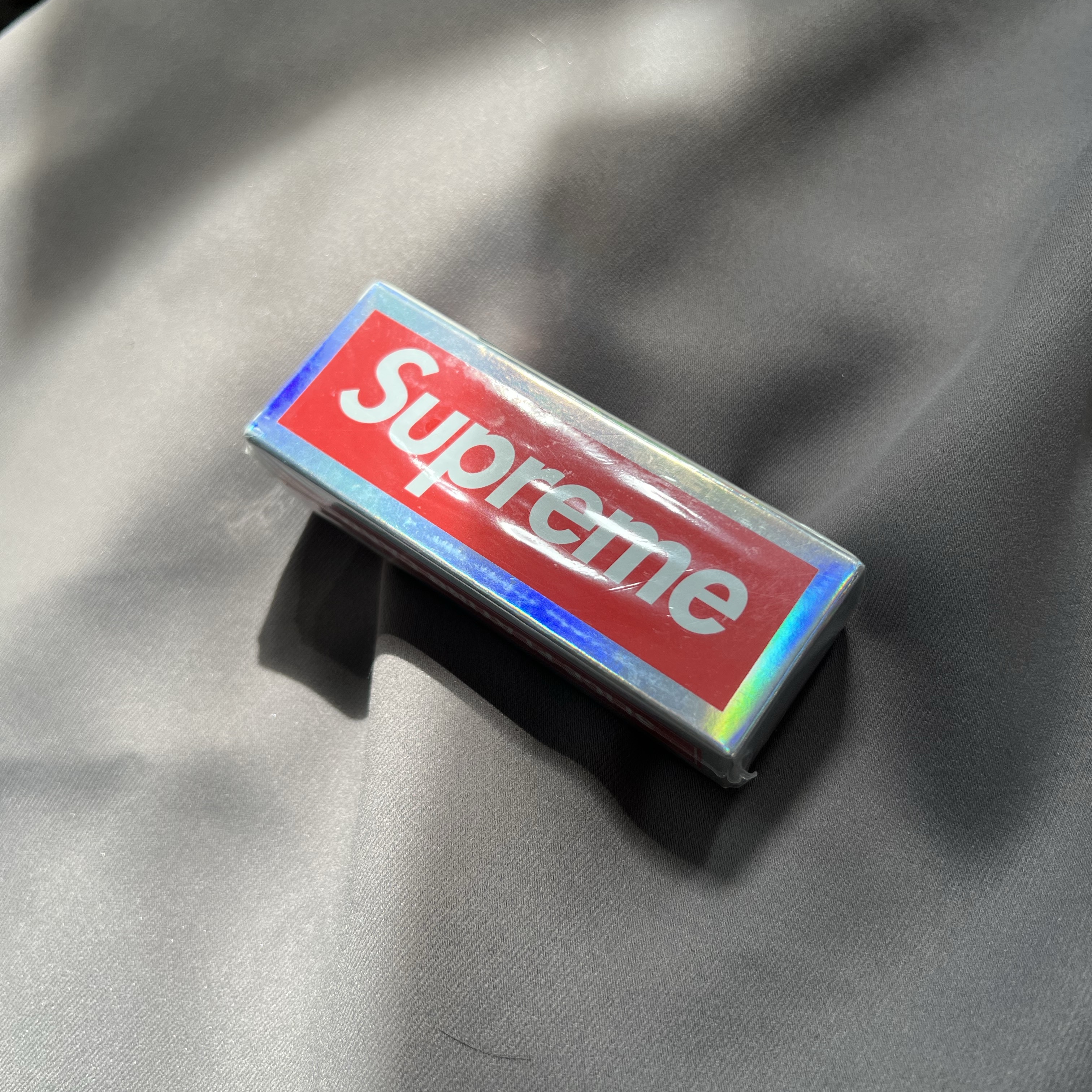Supreme x Bicycle Holographic Slice Cards Holographic - 23FW 착용 스타일