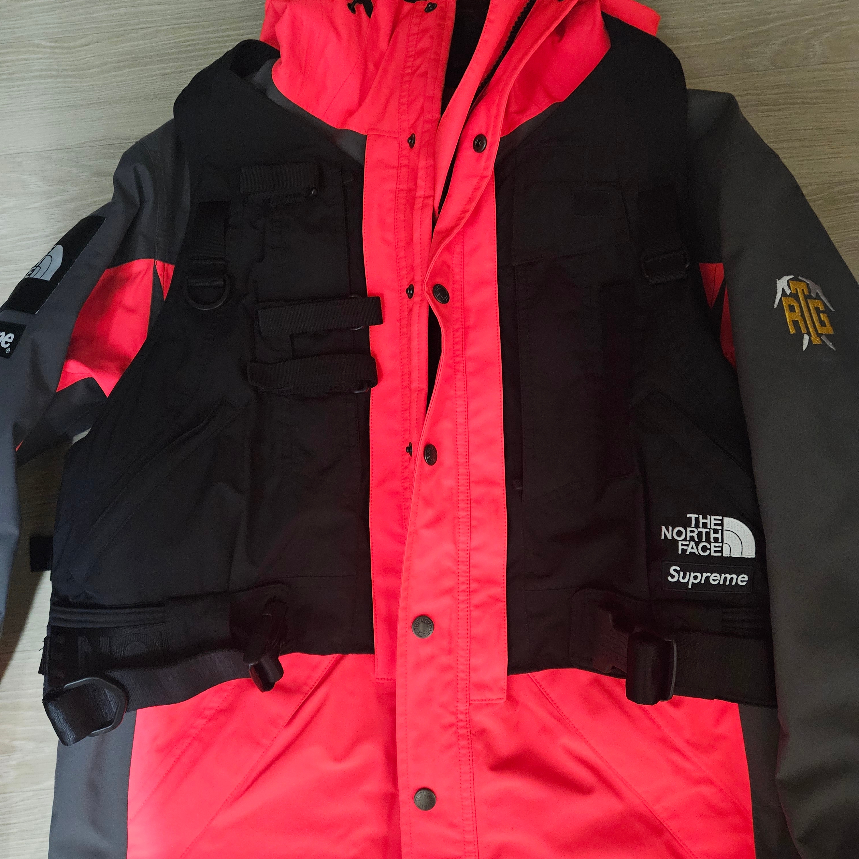Supreme x The North Face RTG Jacket + Vest Red - 20SS 착용 스타일 - 1