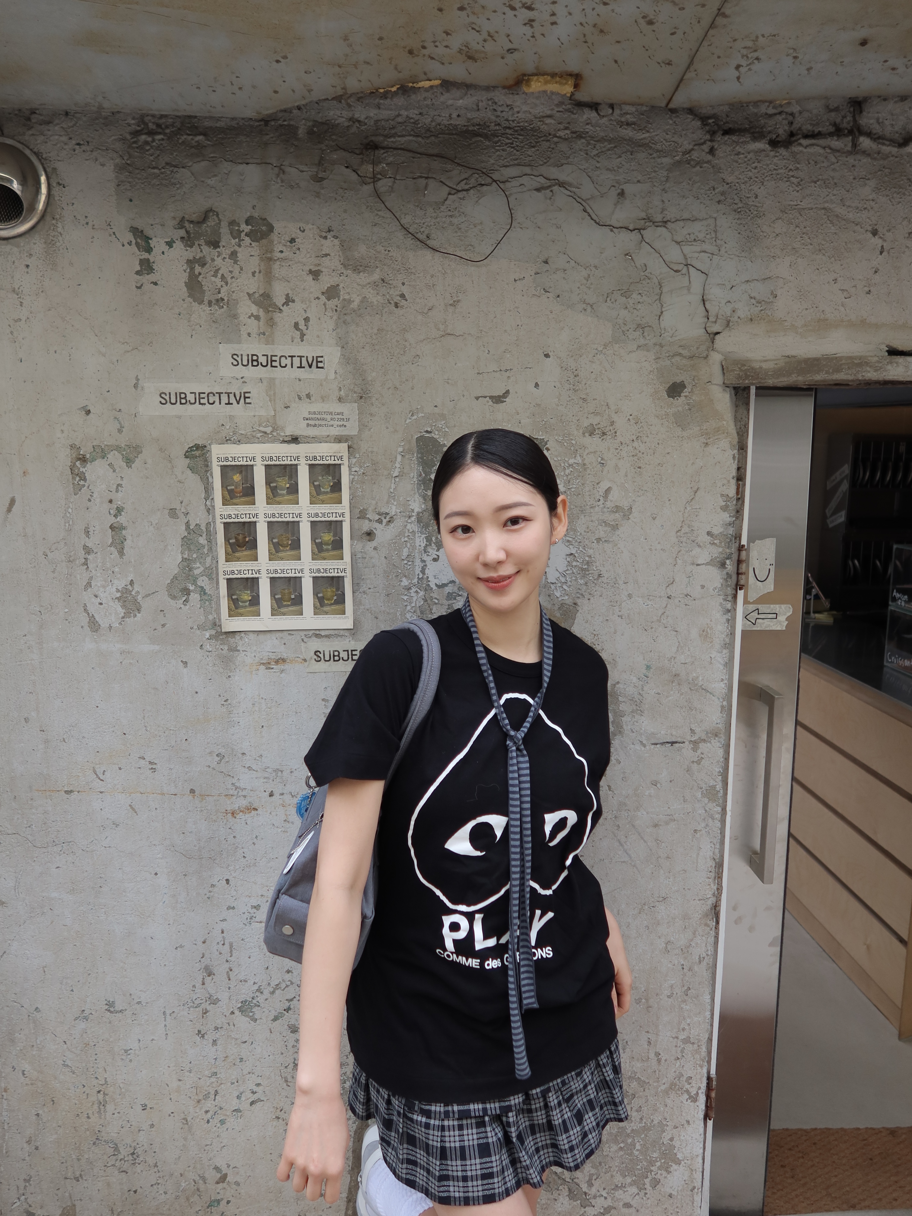 Play Comme Des Garcons Inverted Heart Logo T-Shirt Black 착용 스타일