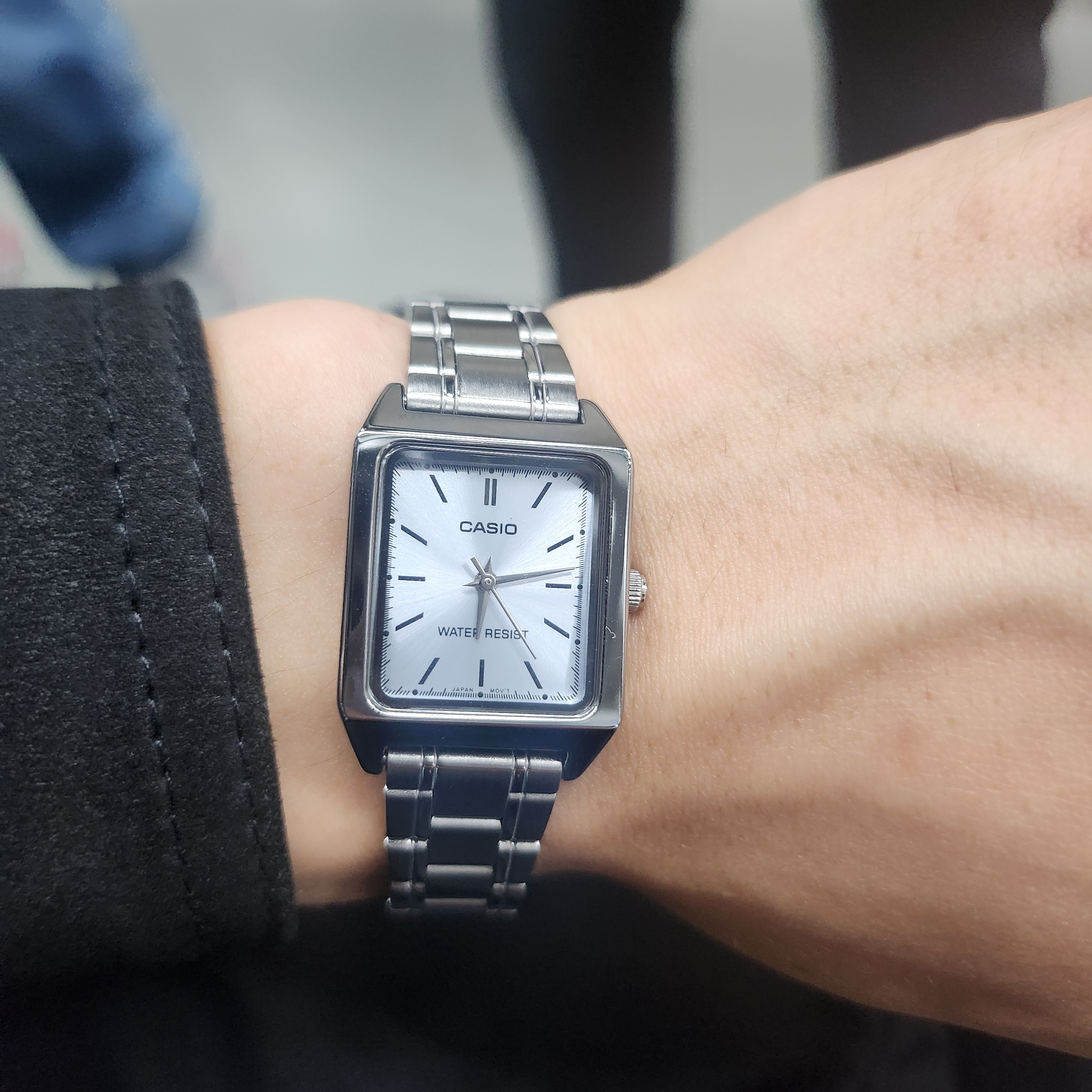 Casio LTP-V007D-2E 착용 스타일