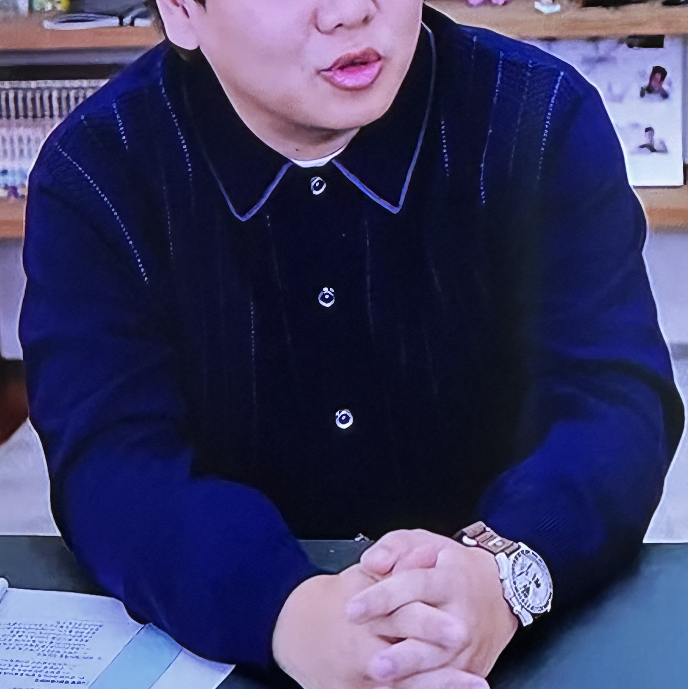 Supreme Herringbone Cardigan Navy - 25SS 착용 스타일 - 2