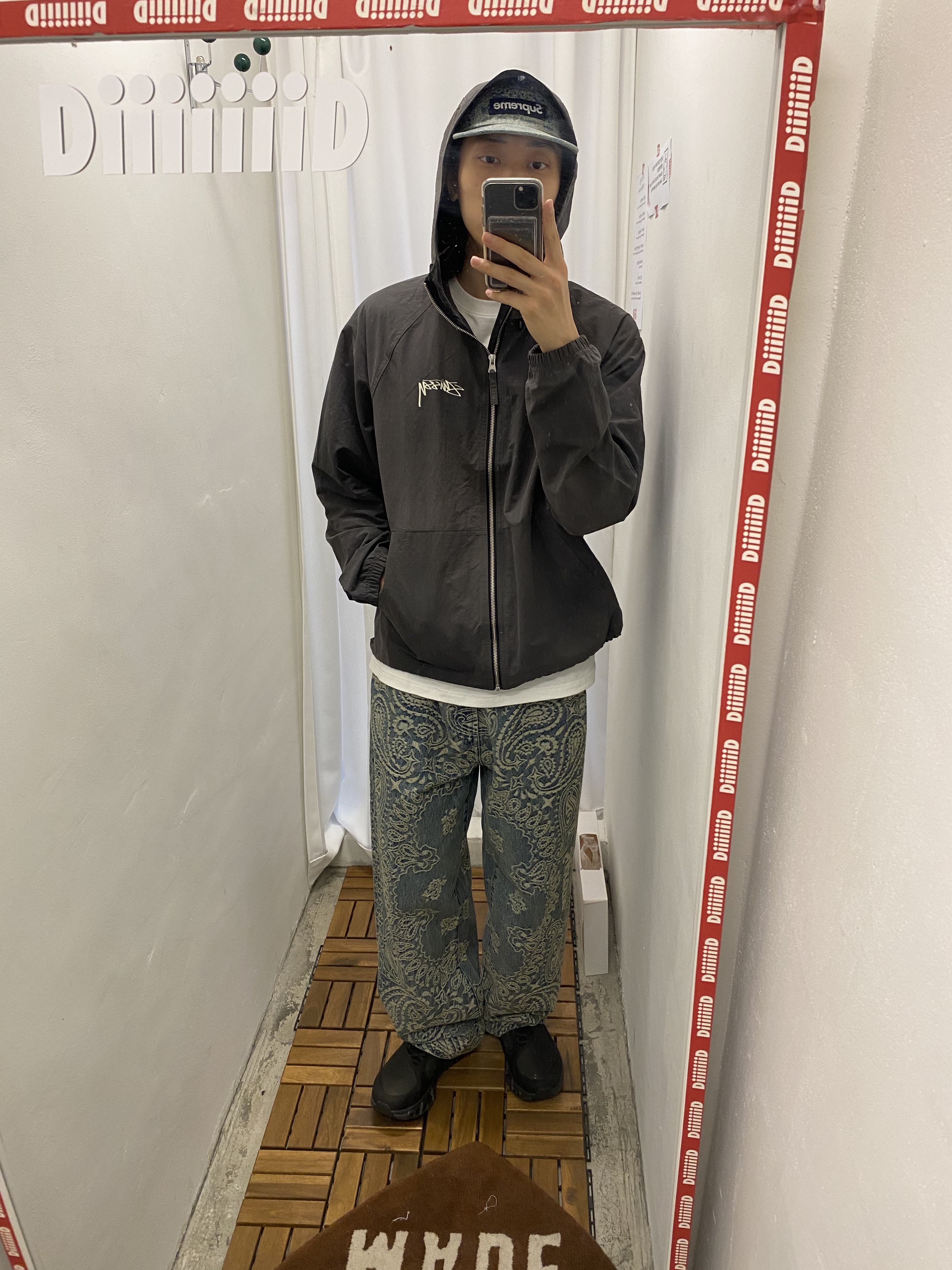 Supreme Bandana Jacquard Baggy Jean Blue - 25SS, Supreme Bandana Jacquard Denim Camp Cap Blue - 25SS 착용 스타일 - 4