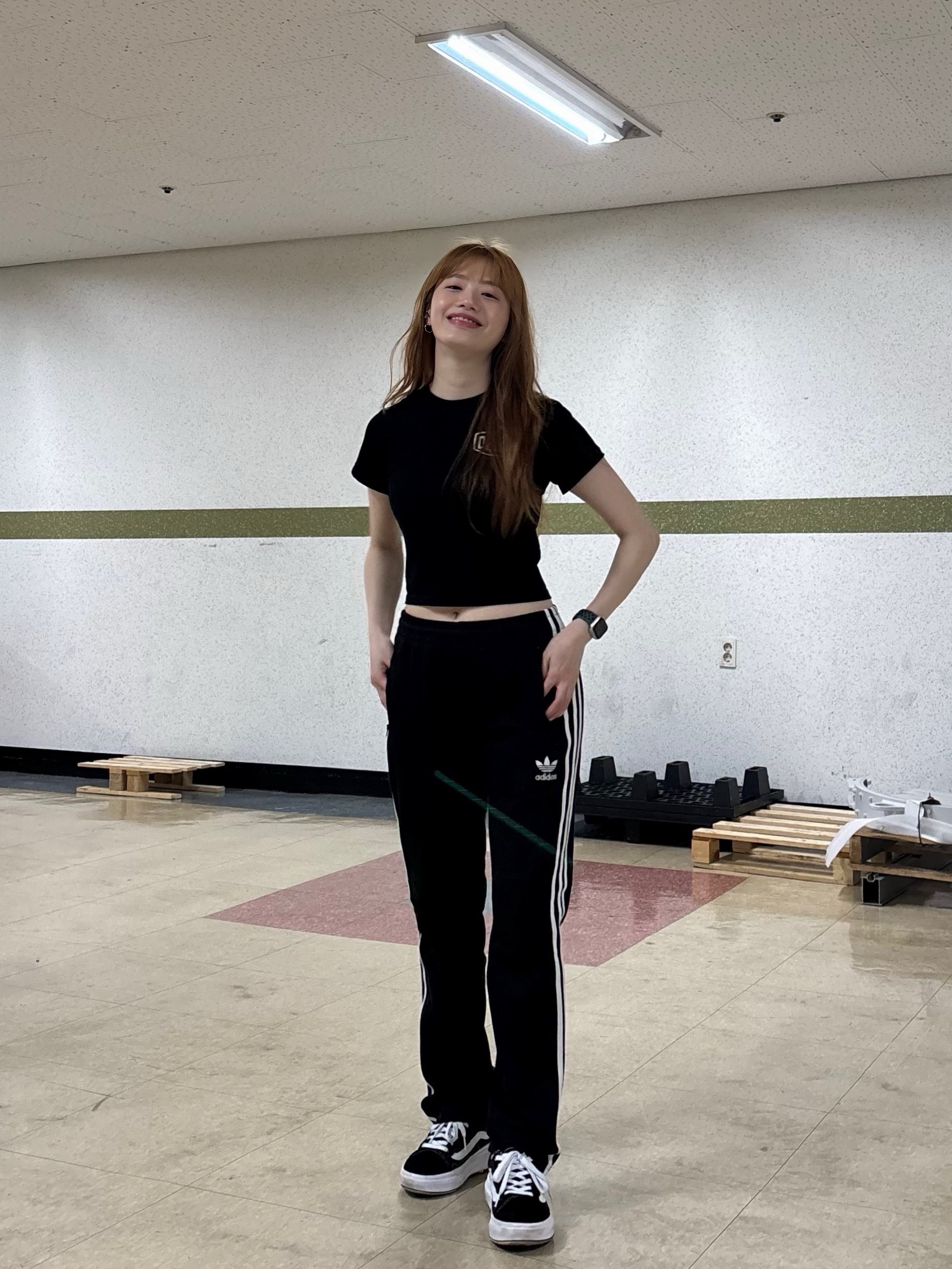 Adidas Modern Europa Track Pants Black - KR Sizing, Vans Old Skool Overt CC Black White 착용 스타일 - 3
