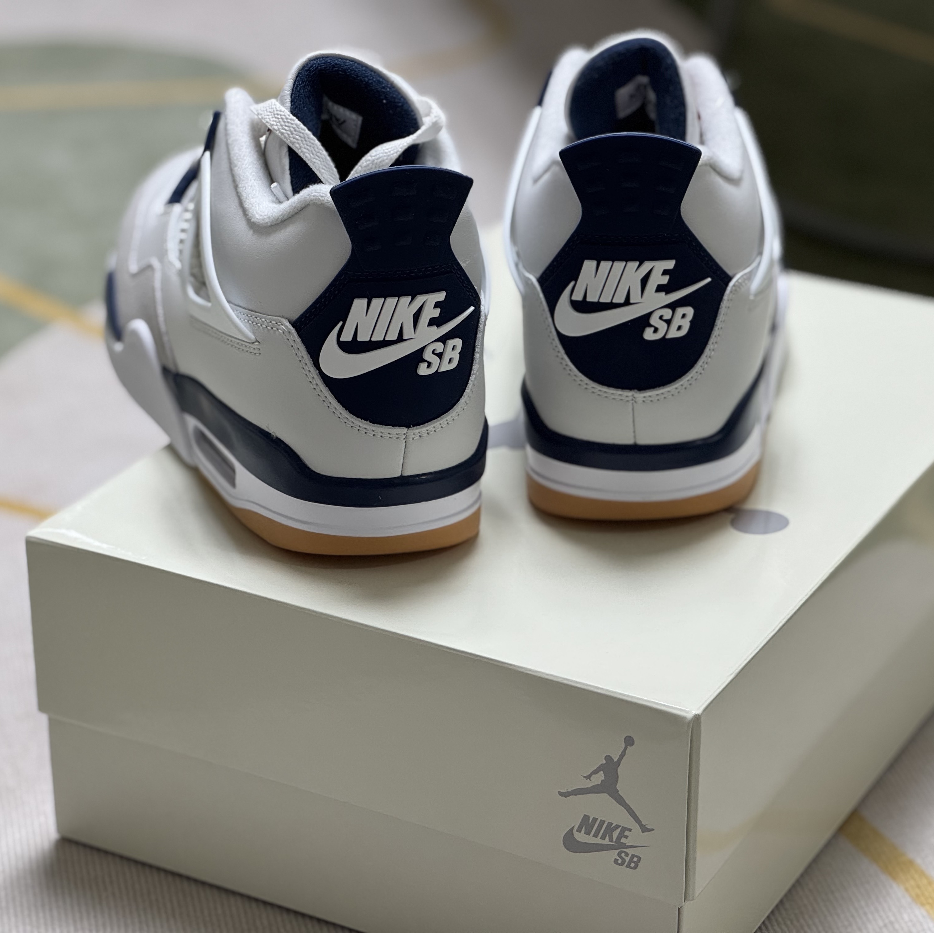 Jordan 4 x Nike SB Retro SP Navy 착용 스타일 - 4