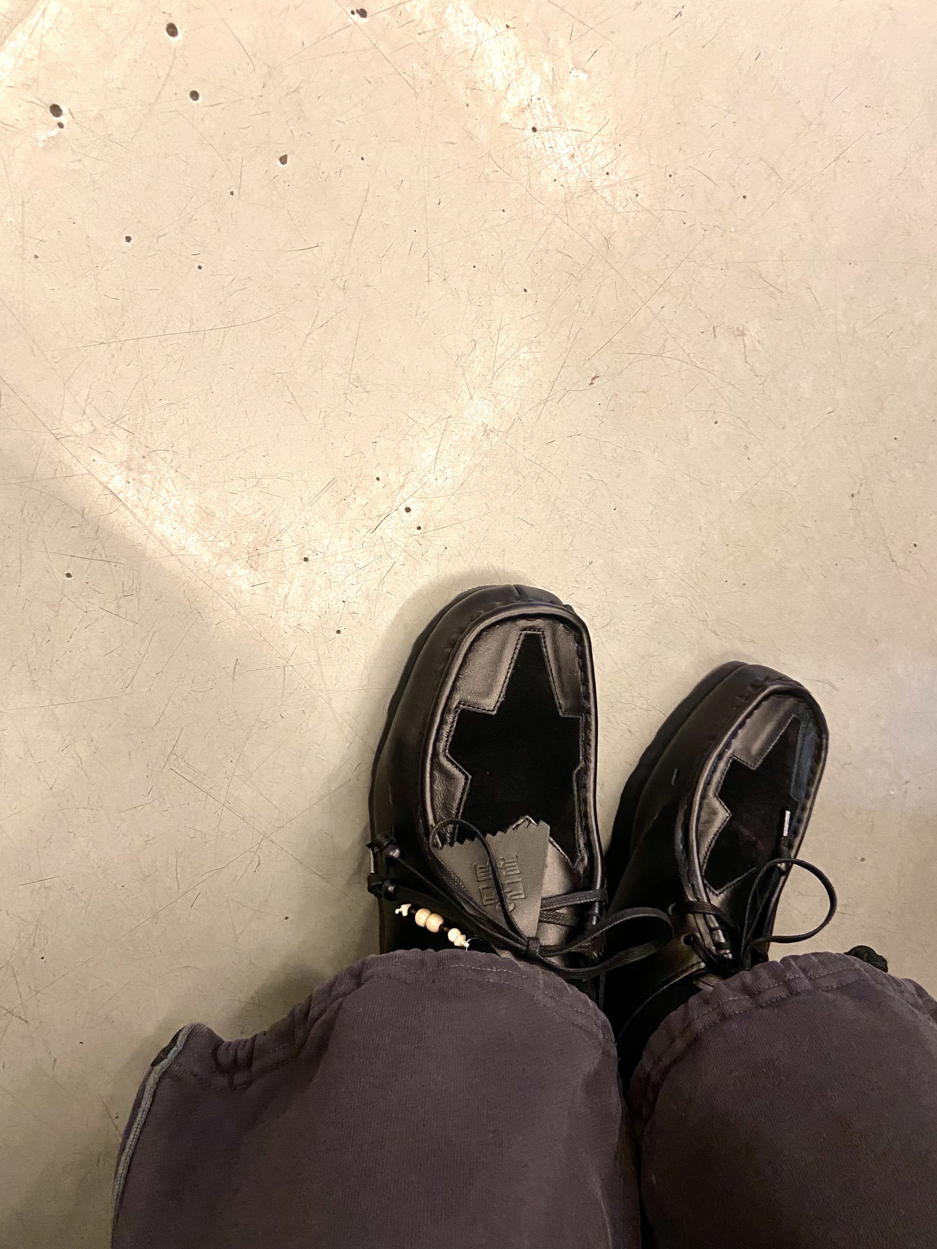 [프리오더] Polyteru Wallabee Shoes Star Leather Black, [SS24] moif Trucker Blouson Ecru 착용 스타일 - 1