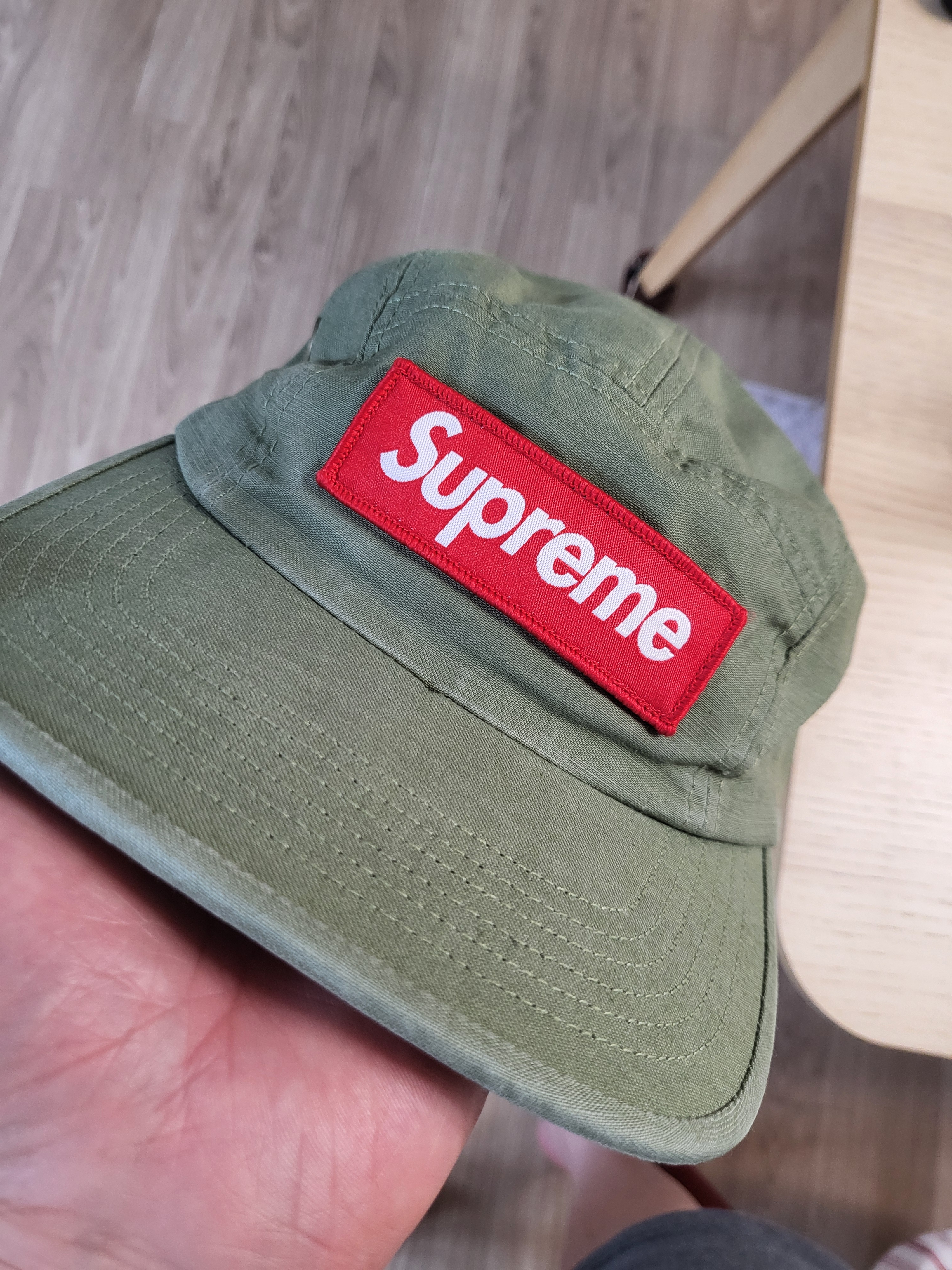 Supreme Military Camp Cap Olive - 24FW 착용 스타일 - 1