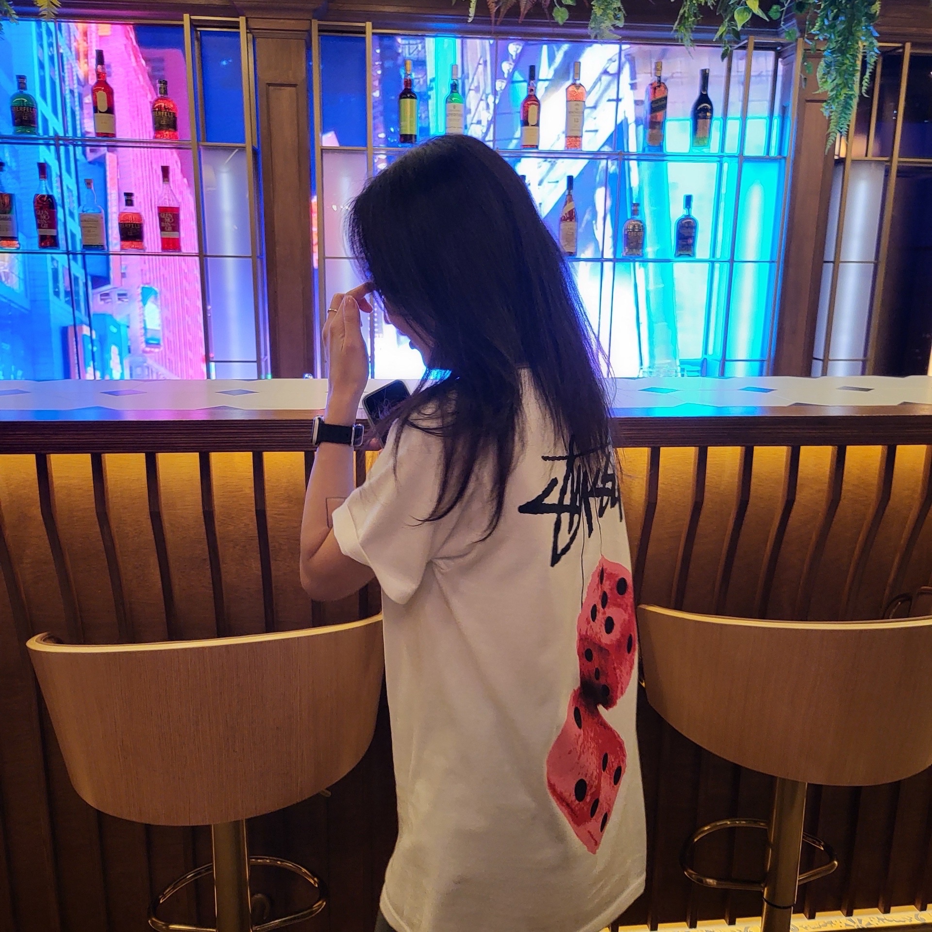 Stussy Fuzzy Dice T-Shirt White 착용 스타일