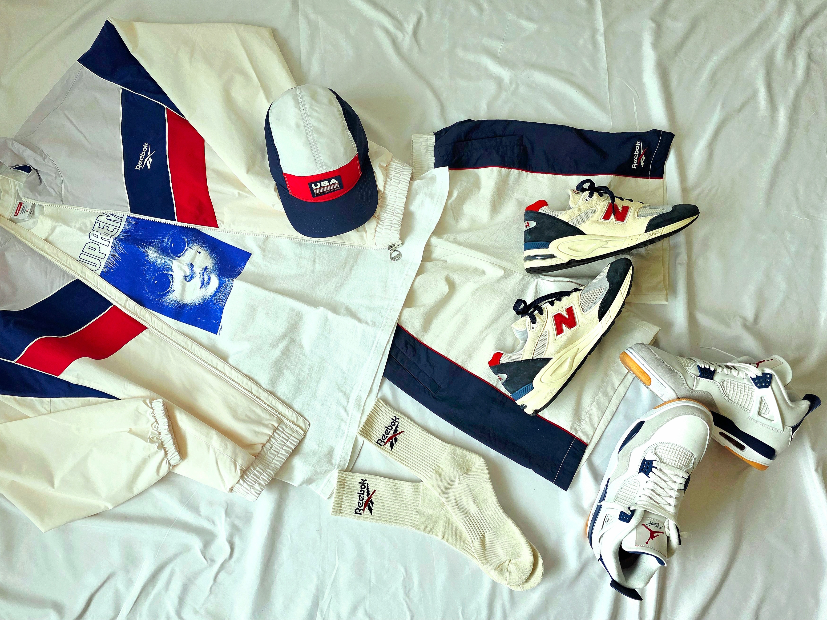 Reebok Twin Vector Windbreaker Off White, Palace x McDonald's Logo T-Shirt White - 23FW ์ฐฉ์ฉ ์คํ์ผ - 2