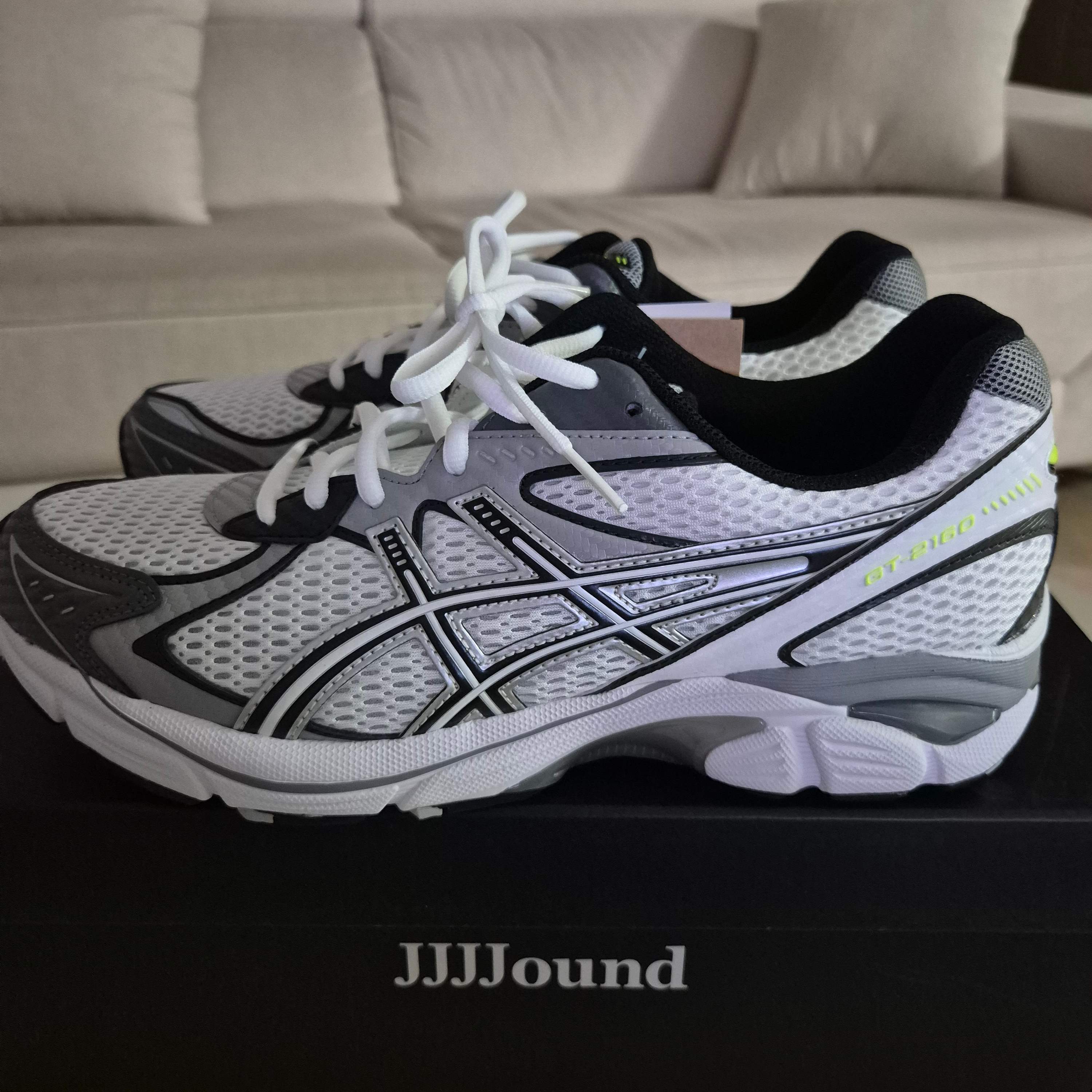 Asics x JJJJound GT-2160 White Black 착용 스타일 - 2