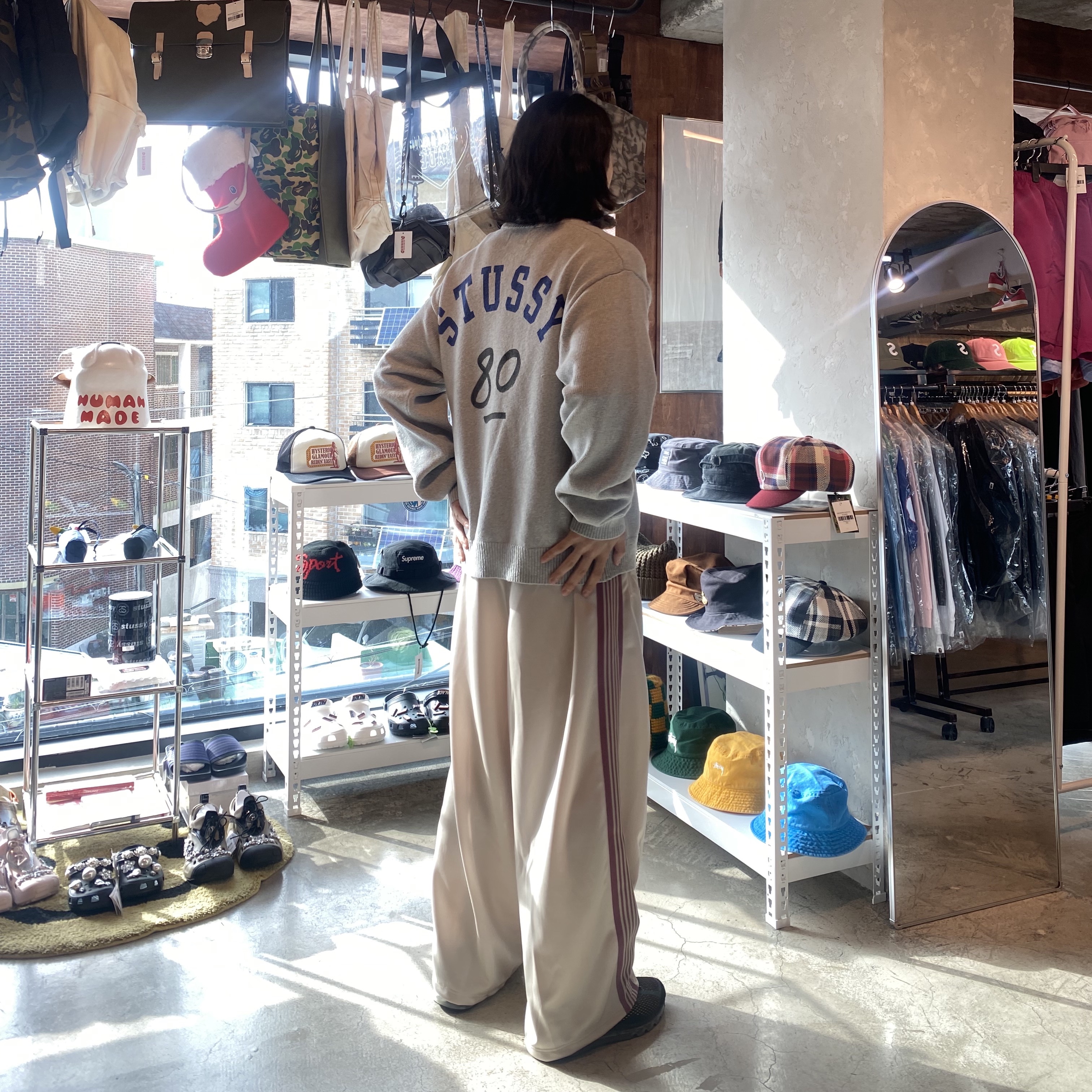 Needles H.D. Track Pants Poly Smooth Ivory, Stussy Handwritten Sweater Natural 착용 스타일 - 4
