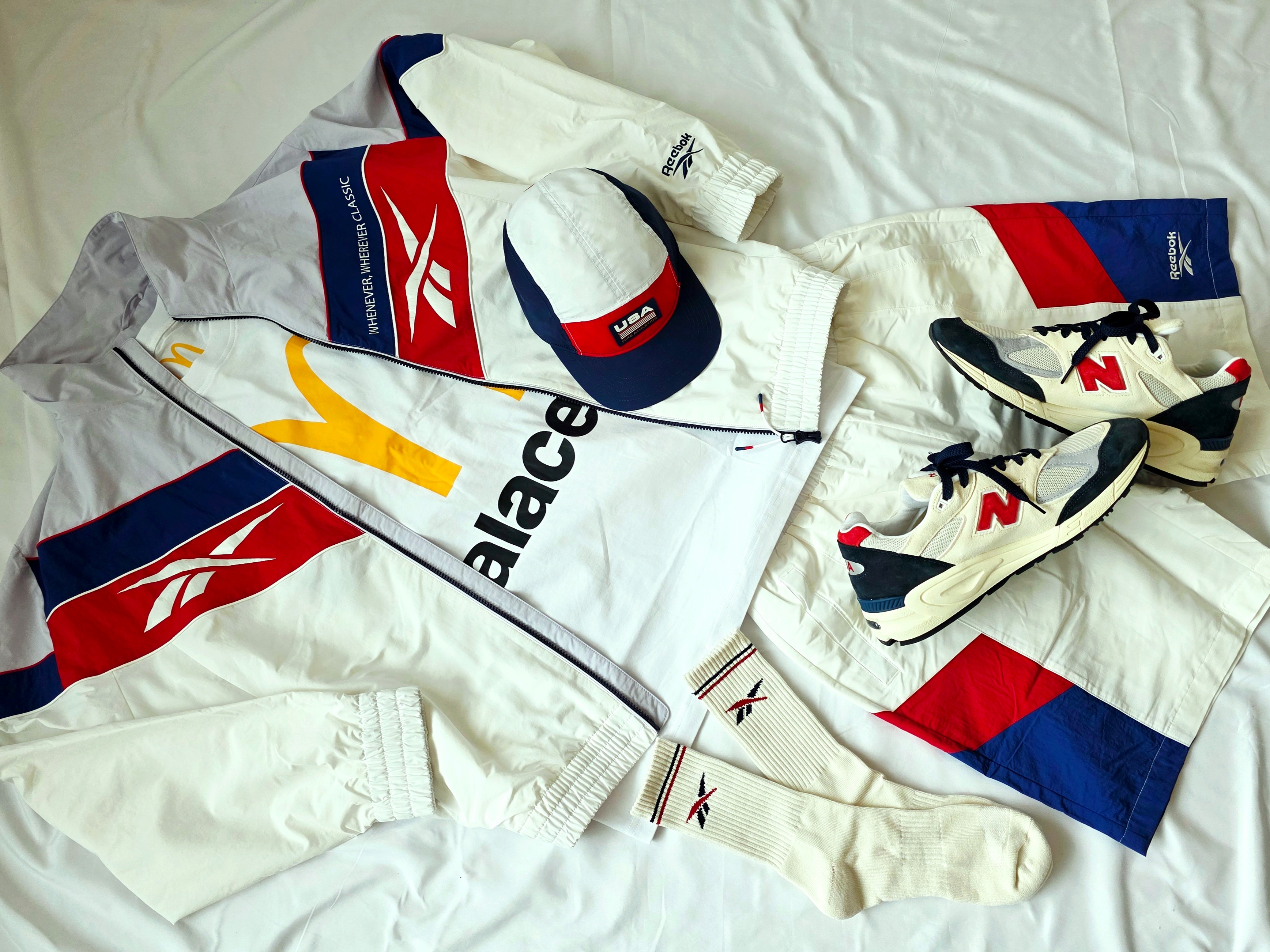Reebok Twin Vector Windbreaker Off White, Palace x McDonald's Logo T-Shirt White - 23FW ์ฐฉ์ฉ ์คํ์ผ - 1