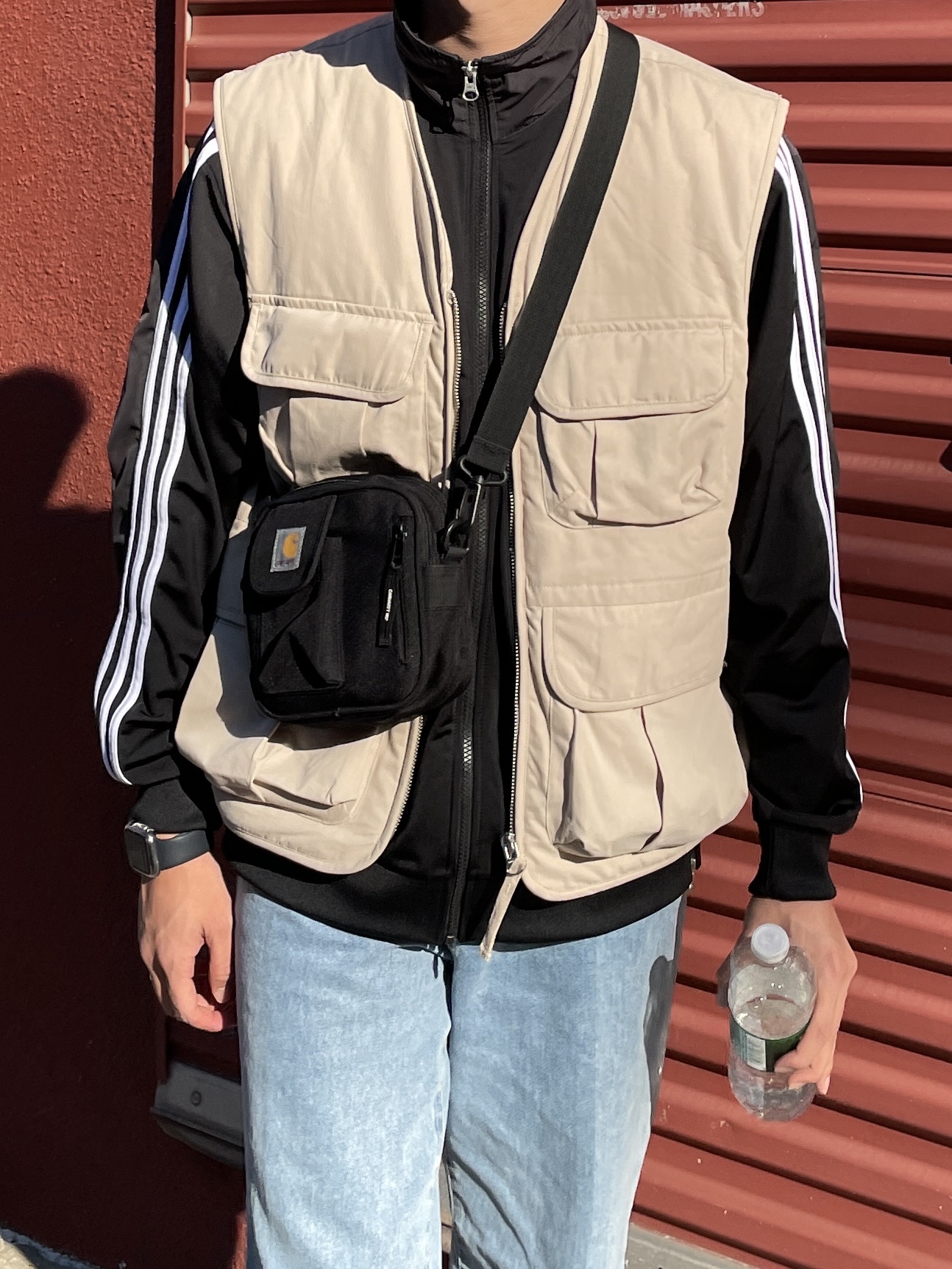 Carhartt WIP Essentials Bag Black 착용 스타일 - 1