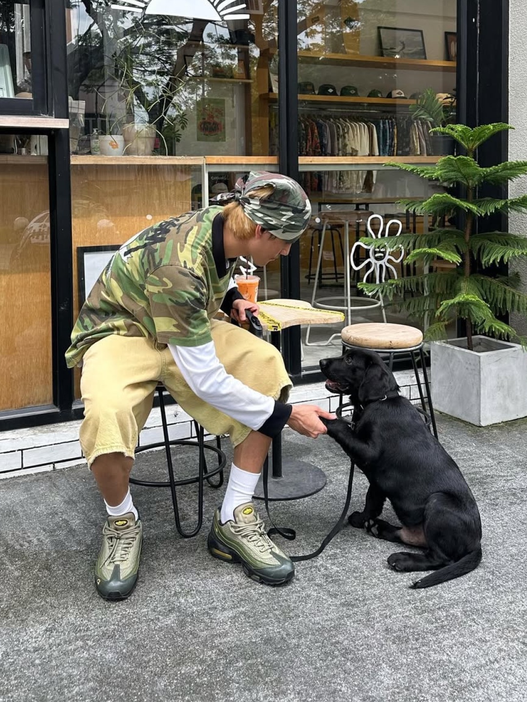 Supreme x Hysteric Glamour Pin Up T-Shirt Black - 24FW, Nike x Peaceminusone LS T-Shirt White (DR0098-100) 착용 스타일 - 3