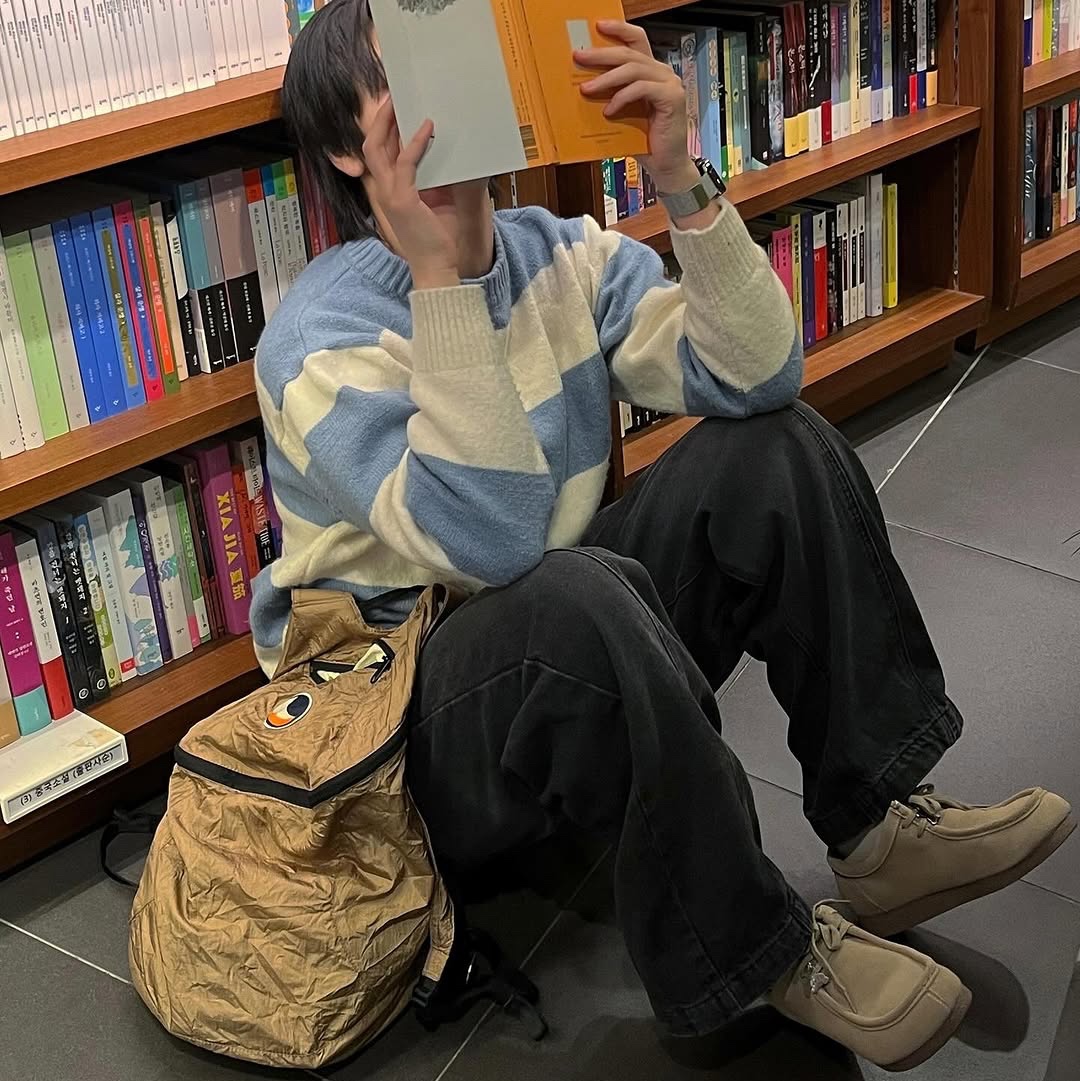 Ticket To The Moon Backpack Plus 25L Ice Brown 착용 스타일