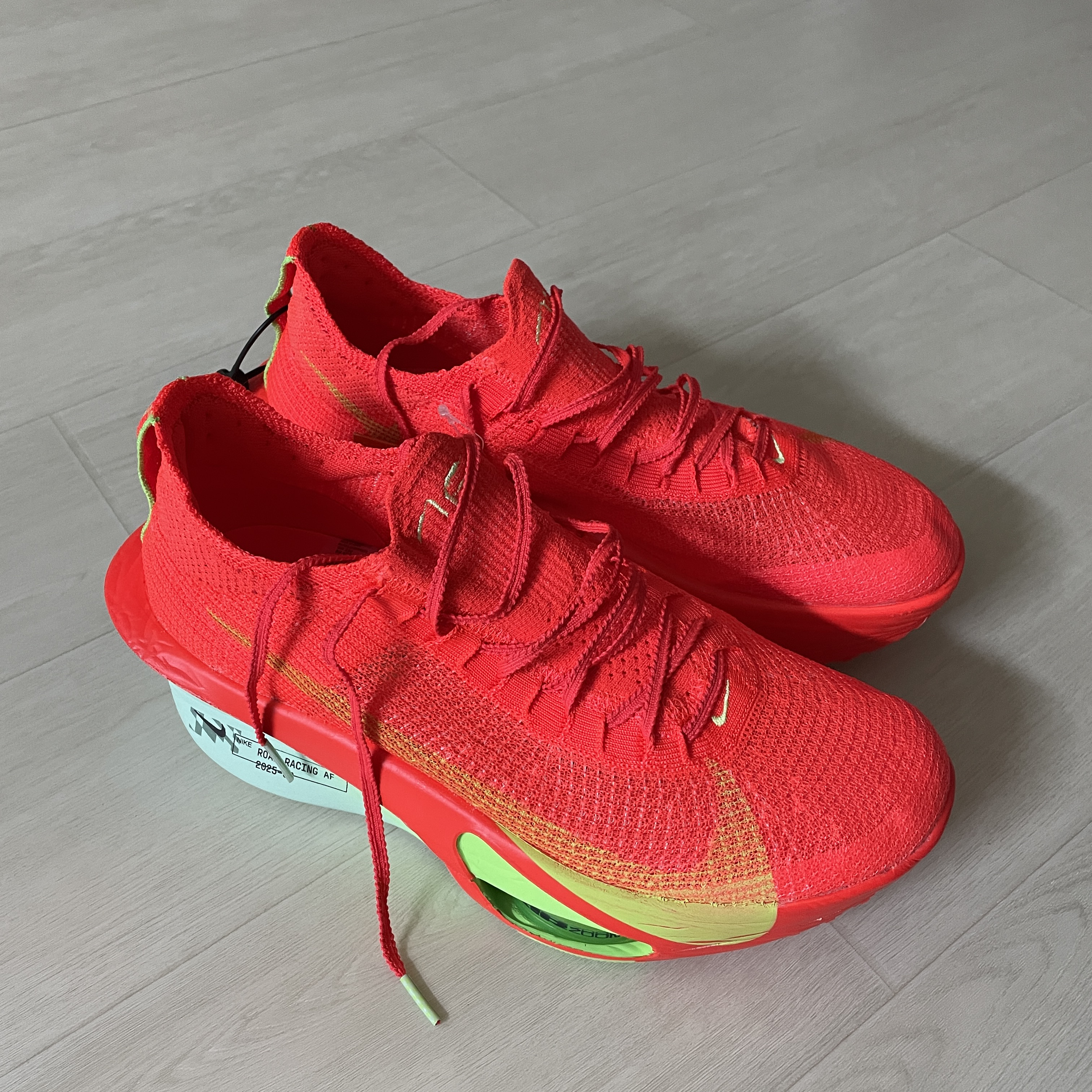 Nike Air Zoom Alphafly Next% 3 Bright Crimson Lime Blast 착용 스타일