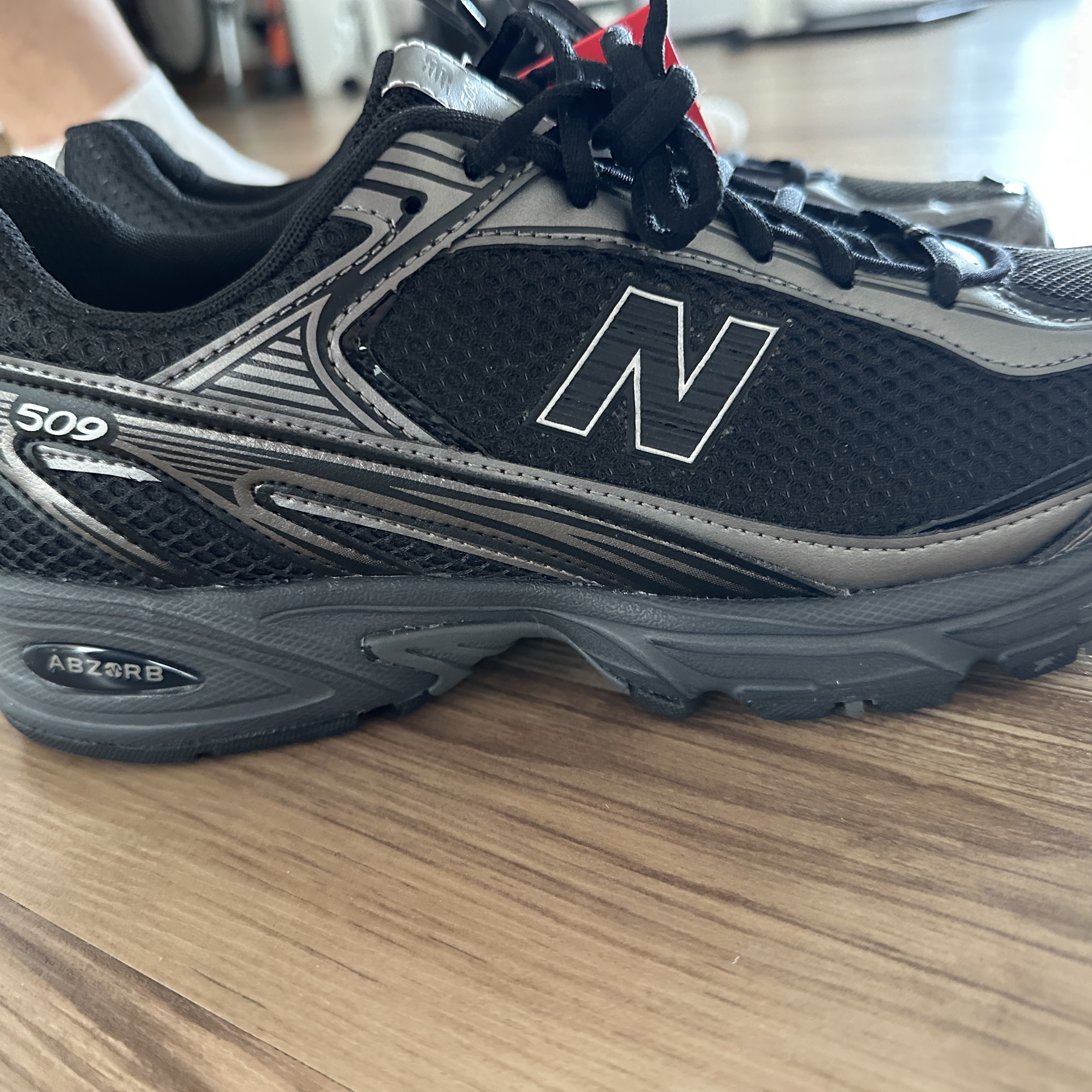 New Balance 509 Black 착용 스타일 - 3