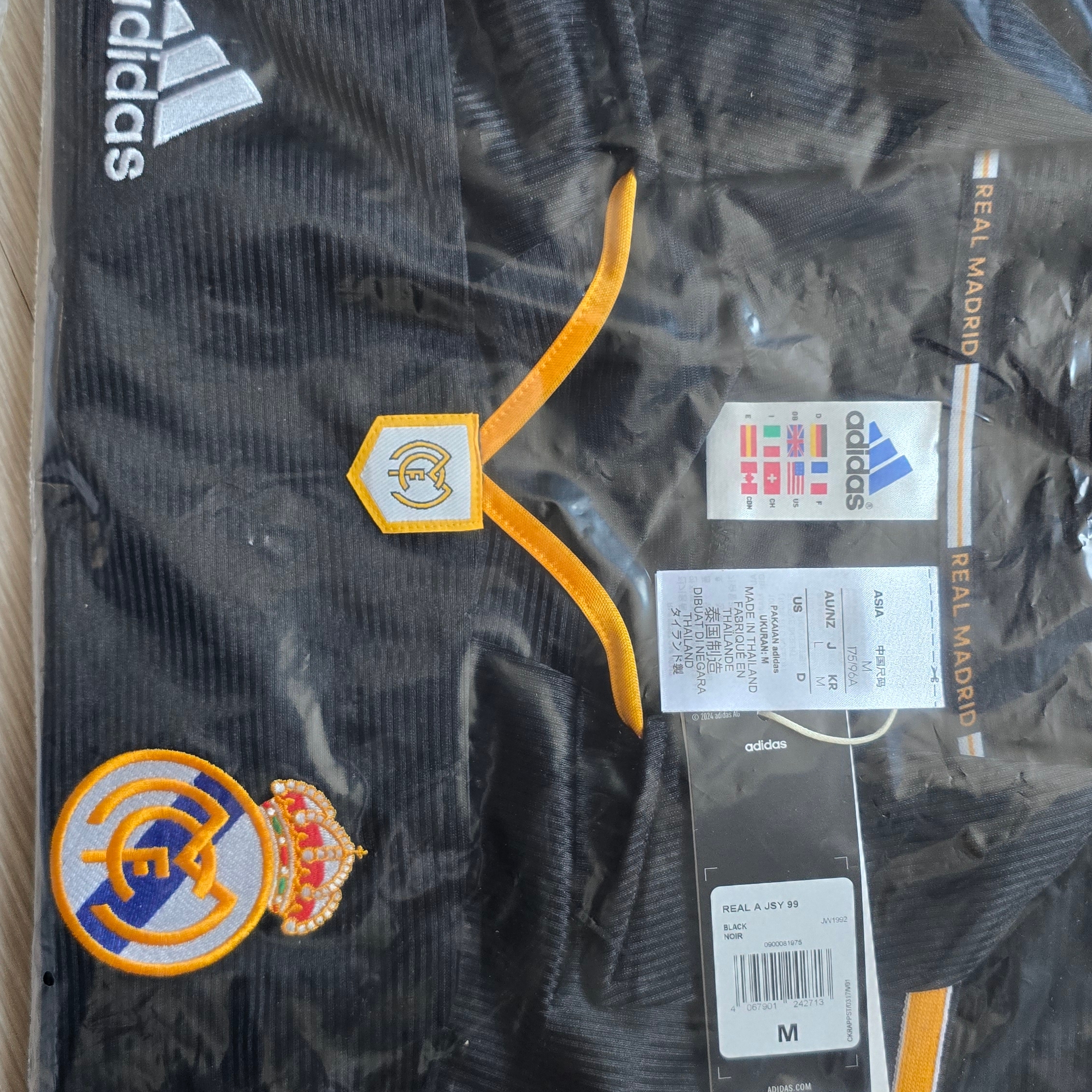 Adidas Real Madrid 99/00 Away Jersey Black - KR Sizing (Non Marking Ver.) 착용 스타일 - 1