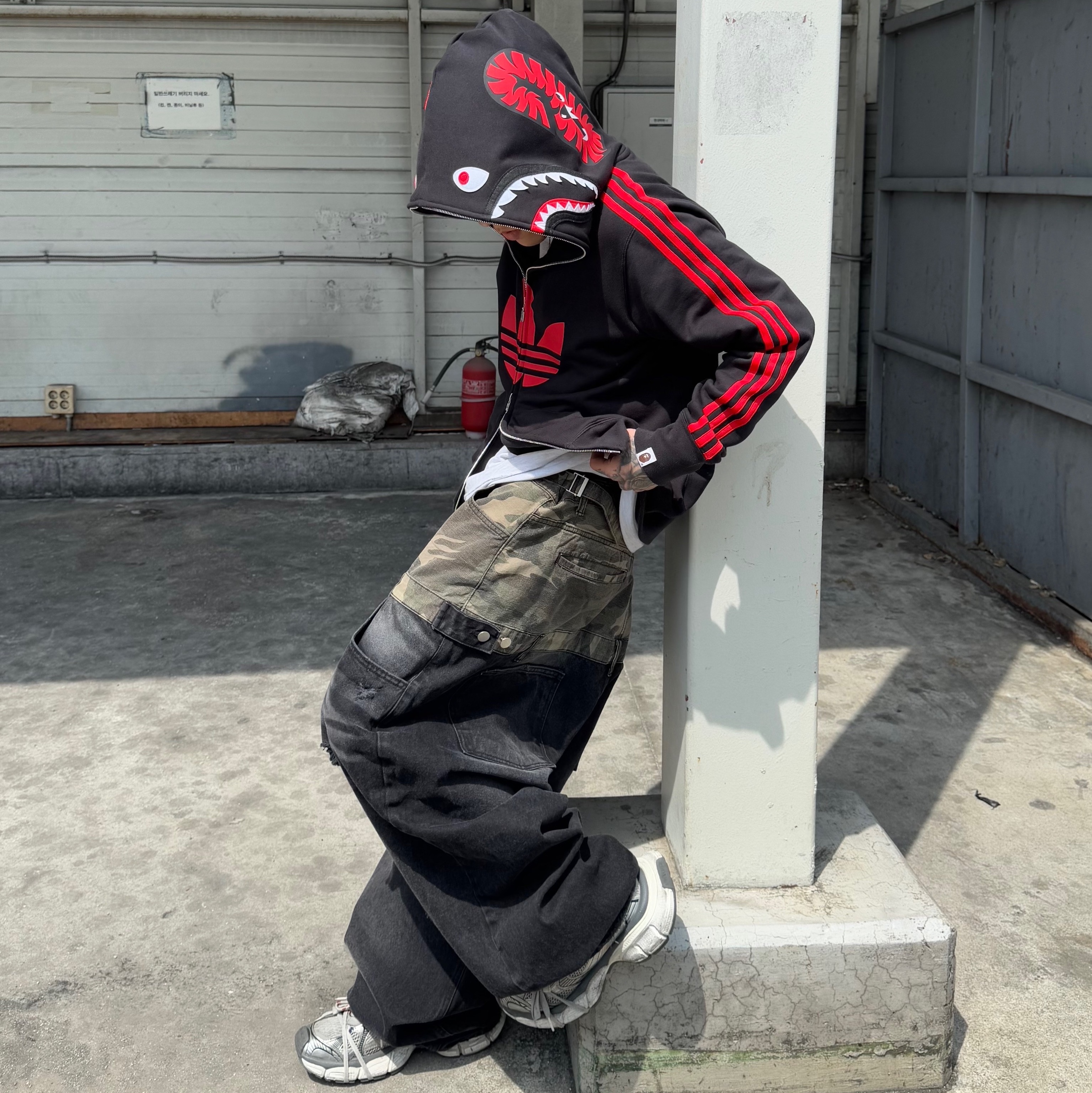 Adidas x BAPE Ultimate Shark Hoodie Black - KR Sizing, Adidas x BAPE Ultimate Shark Hoodie Black - US Sizing 착용 스타일 - 2