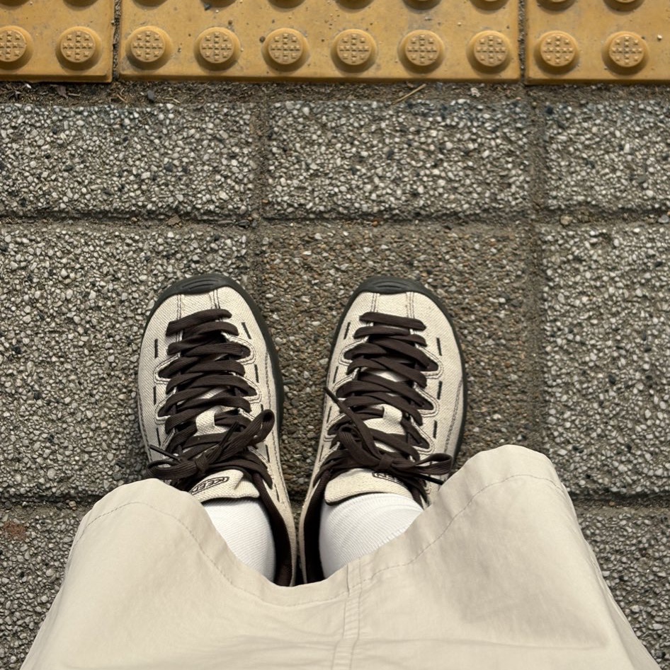 (W) Keen Jasper Canvas Sneakers Natural Black Olive 착용 스타일