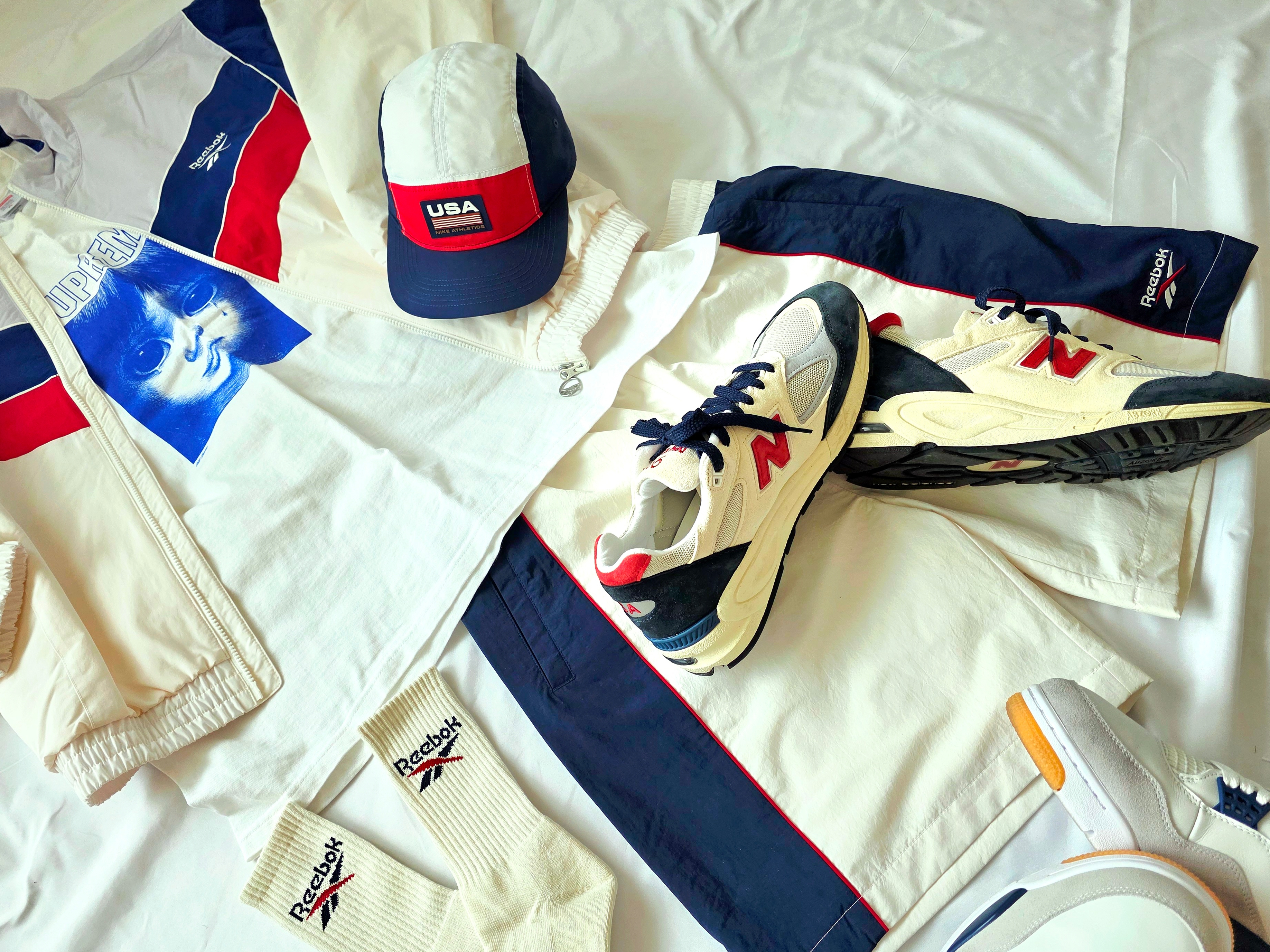 Reebok Twin Vector Windbreaker Off White, Palace x McDonald's Logo T-Shirt White - 23FW ์ฐฉ์ฉ ์คํ์ผ - 5