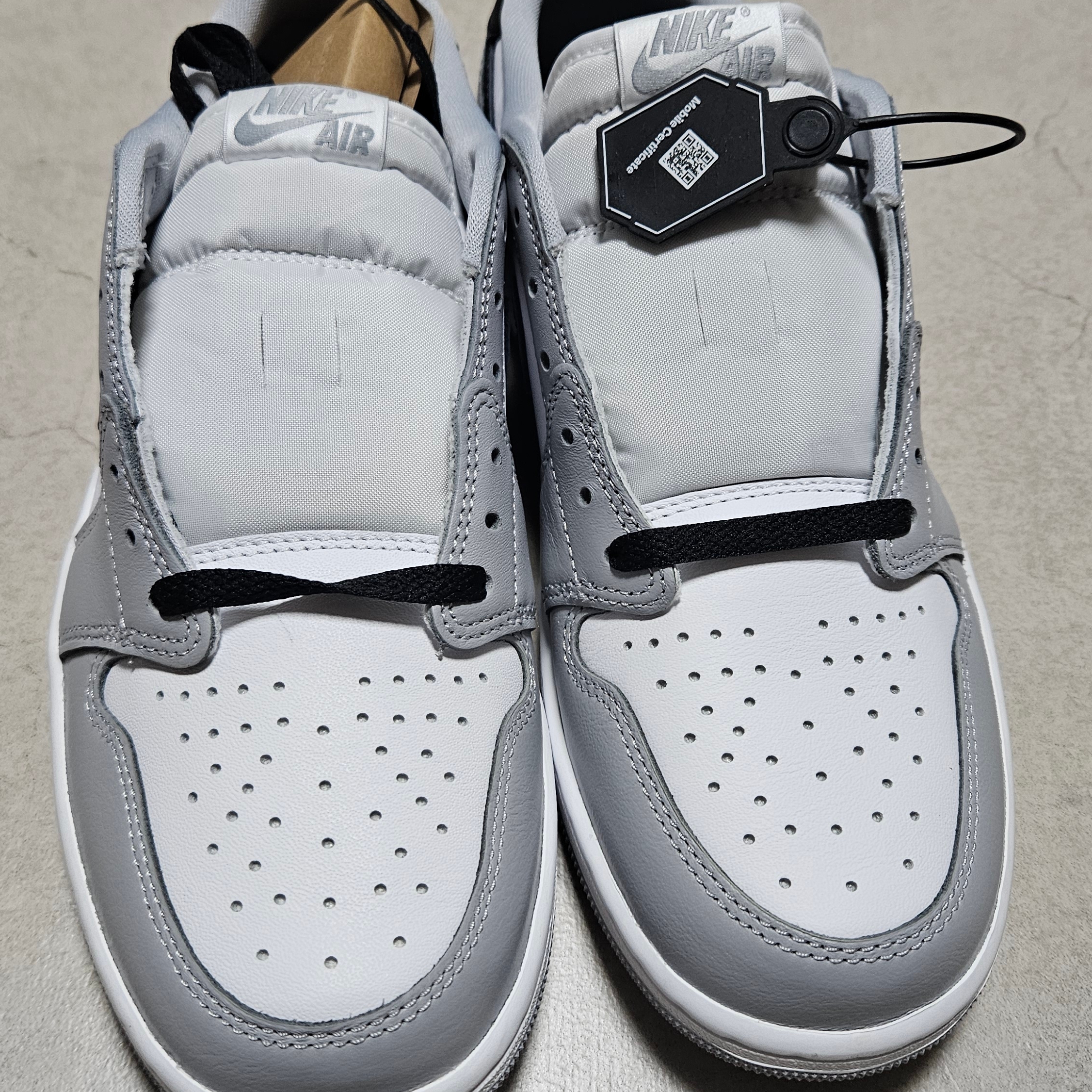 Jordan 1 Retro Low OG Wolf Grey and White 착용 스타일