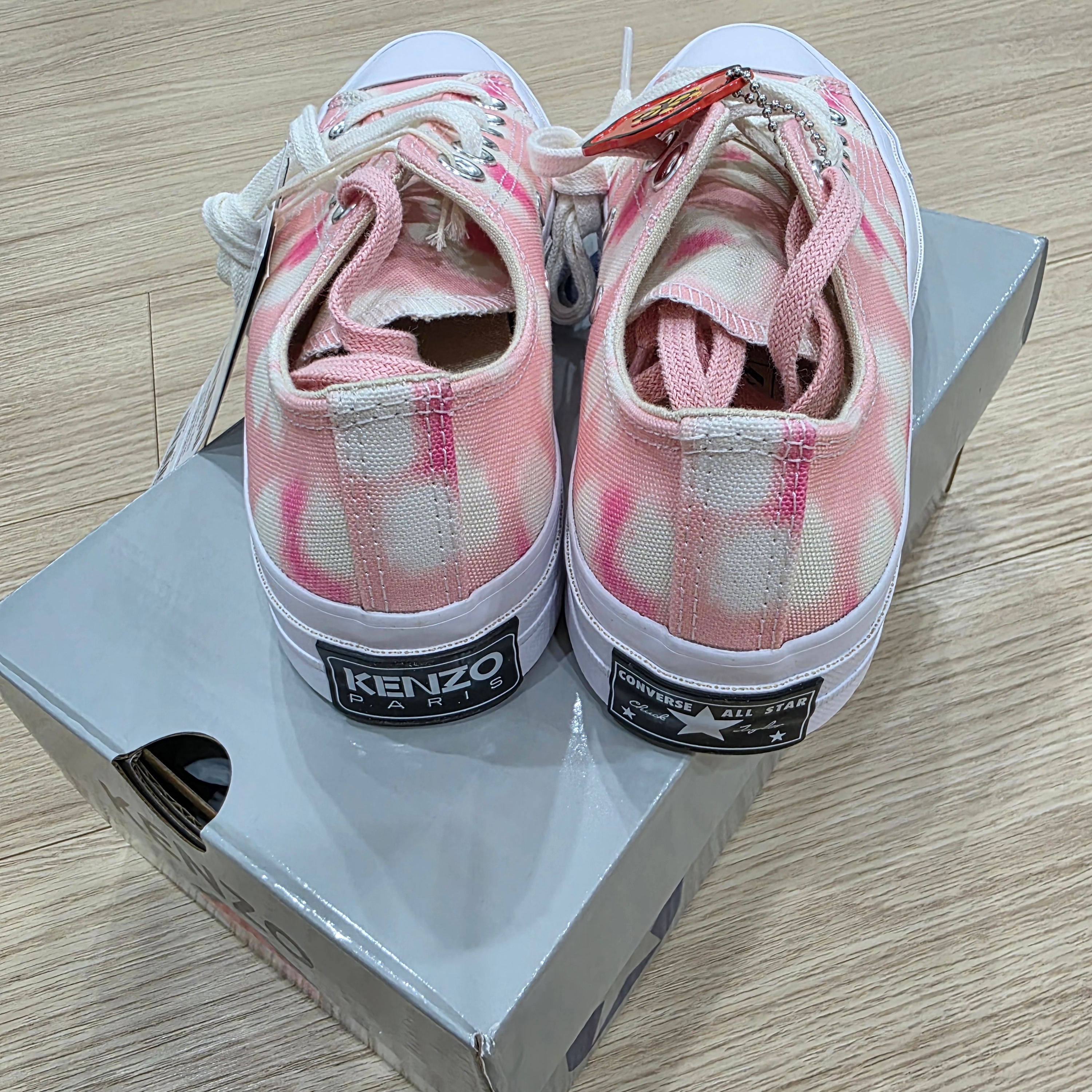 Converse x Kenzo Chuck 70 Ox Pink Cosmos Strawberry Cream 착용 스타일 - 4